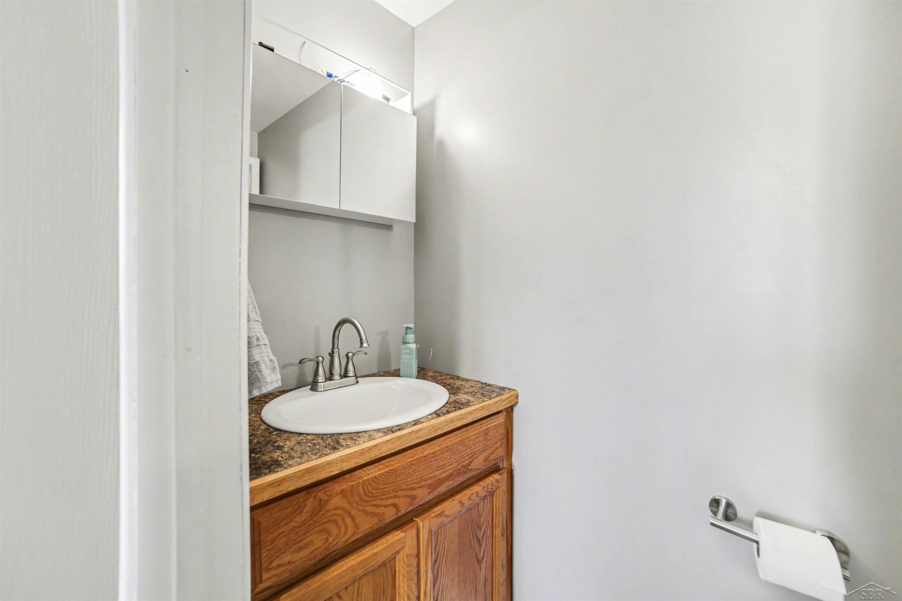9855 Elmwood Drive, Freeland, MI 48623 — Photo 11
