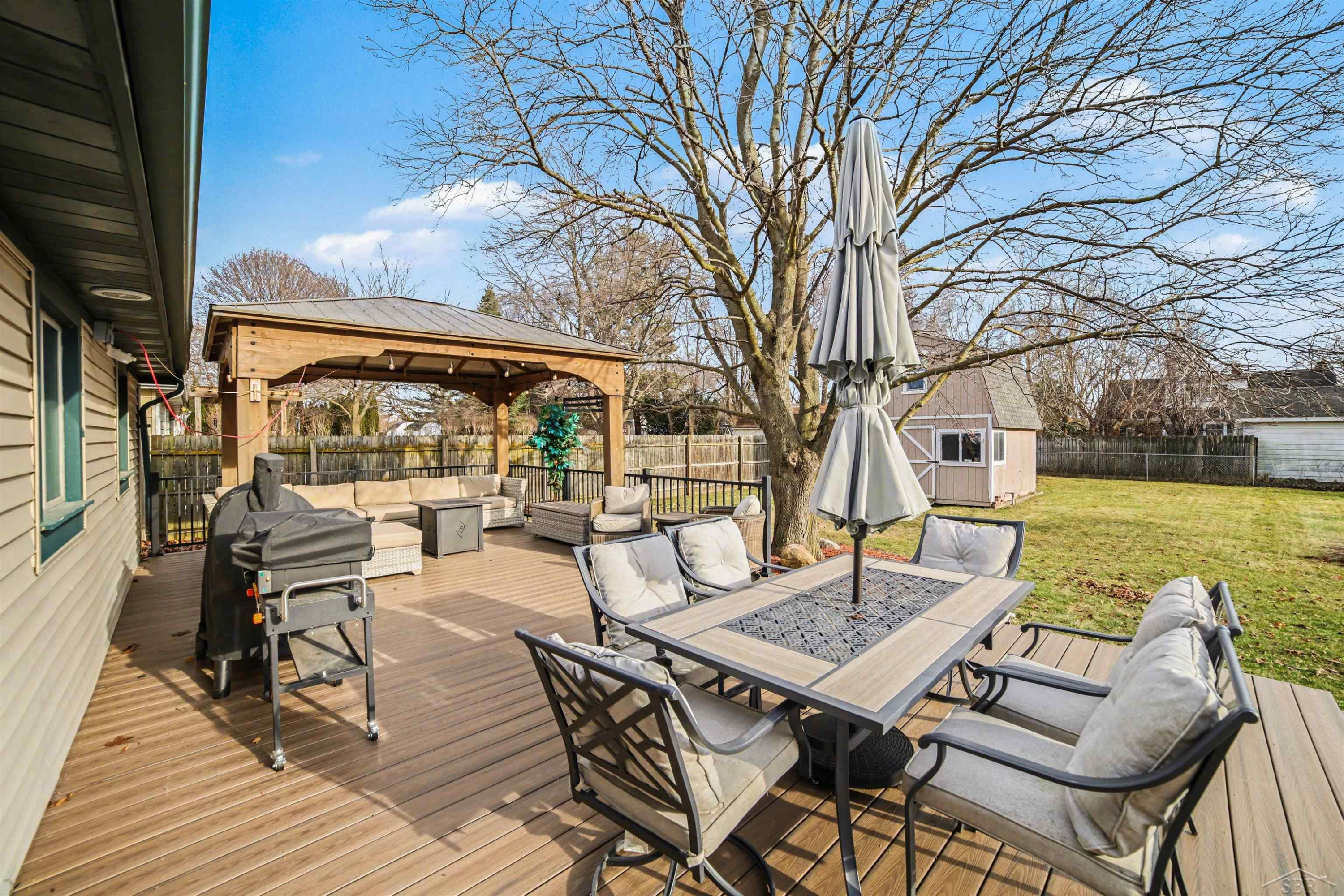 9855 Elmwood Drive, Freeland, MI 48623 — Photo 15