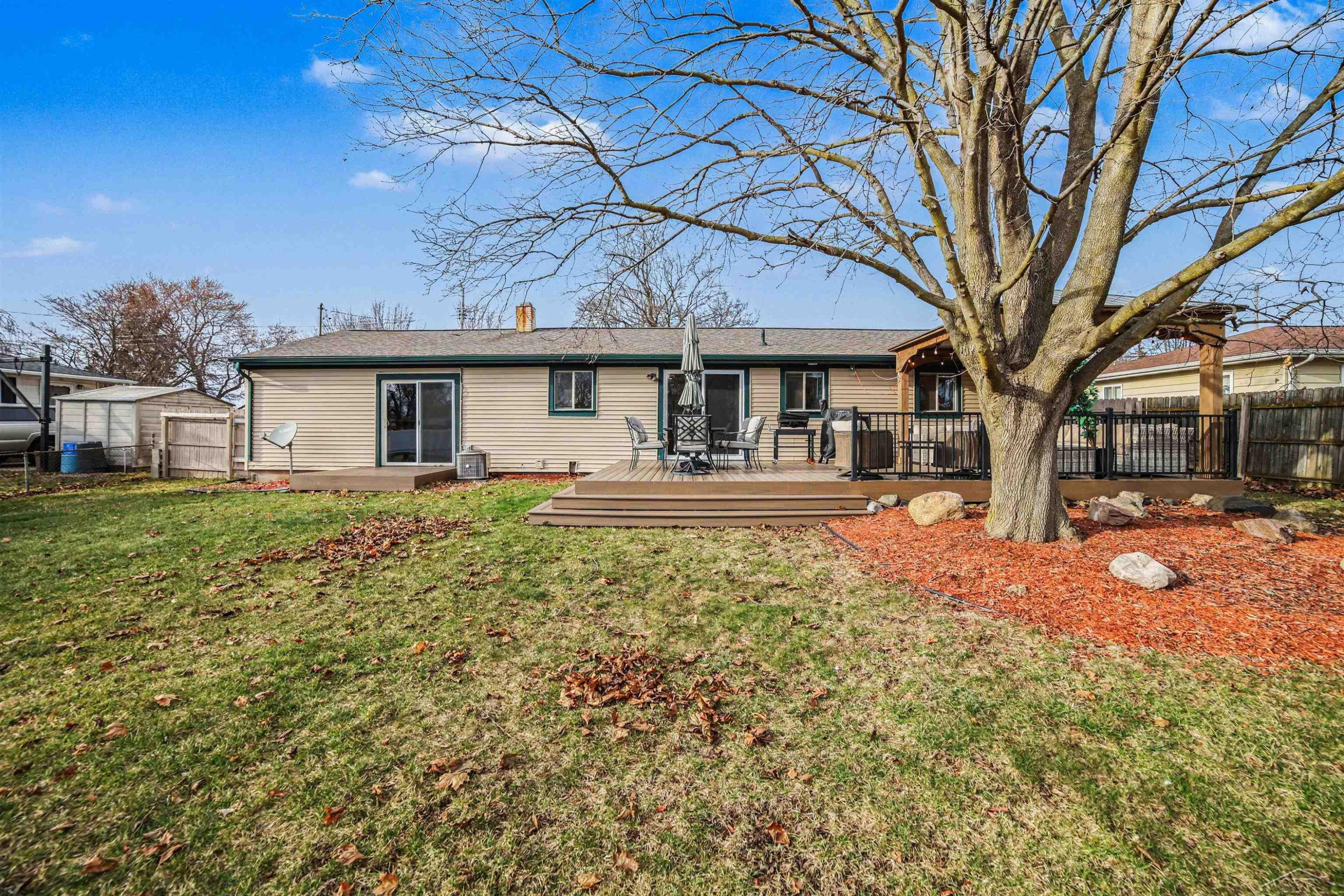 9855 Elmwood Drive, Freeland, MI 48623 — Photo 18