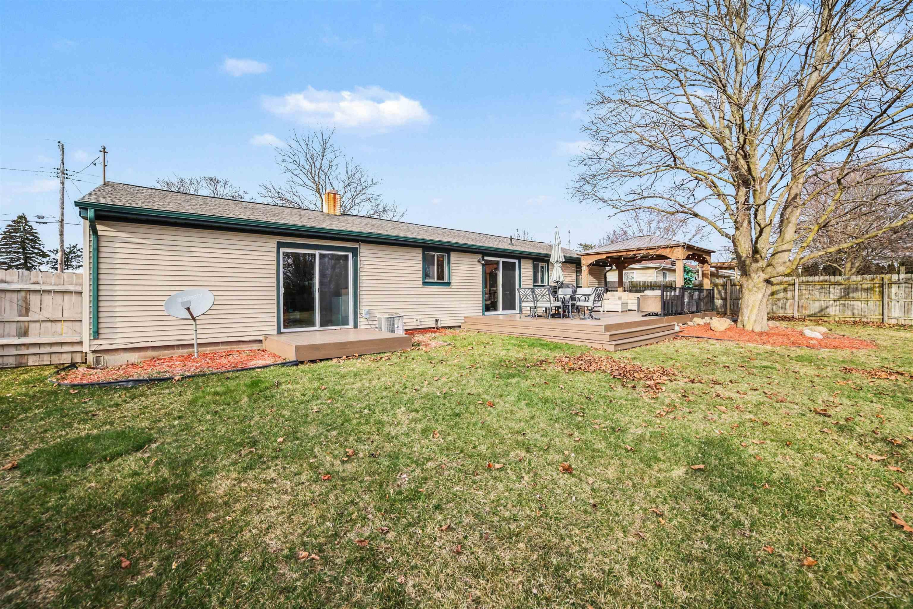 9855 Elmwood Drive, Freeland, MI 48623 — Photo 19