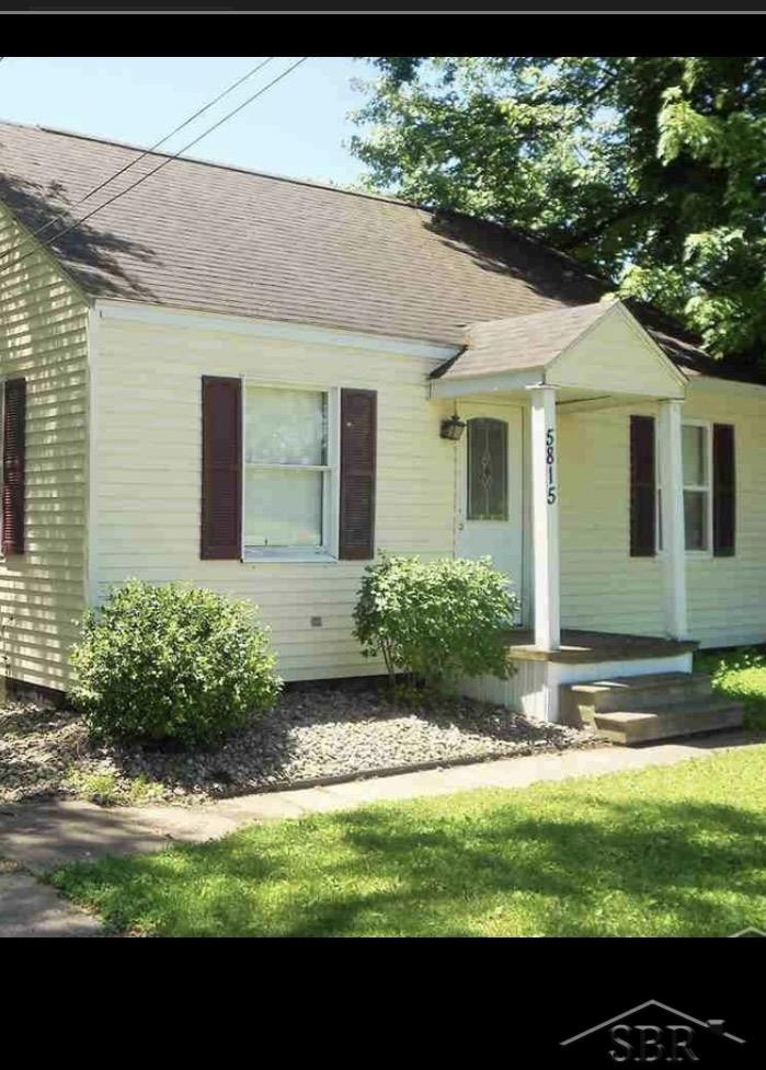 5815 Gratiot Avenue, Saginaw, MI 48638 — front exterior