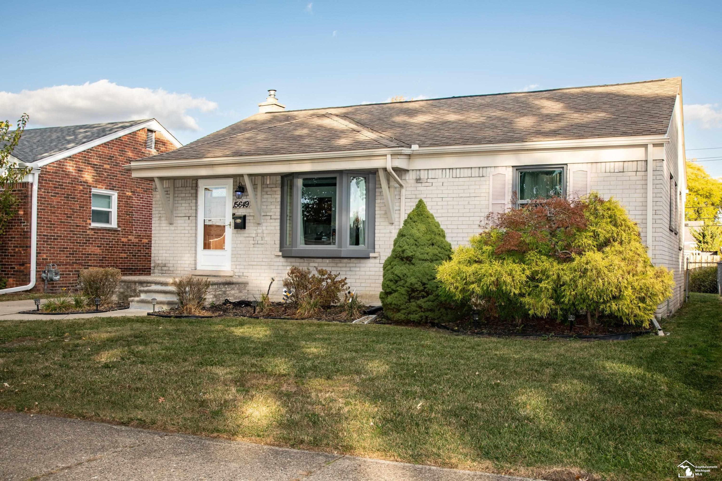 15649 Churchill Street, Southgate, MI 48195 — Photo 2