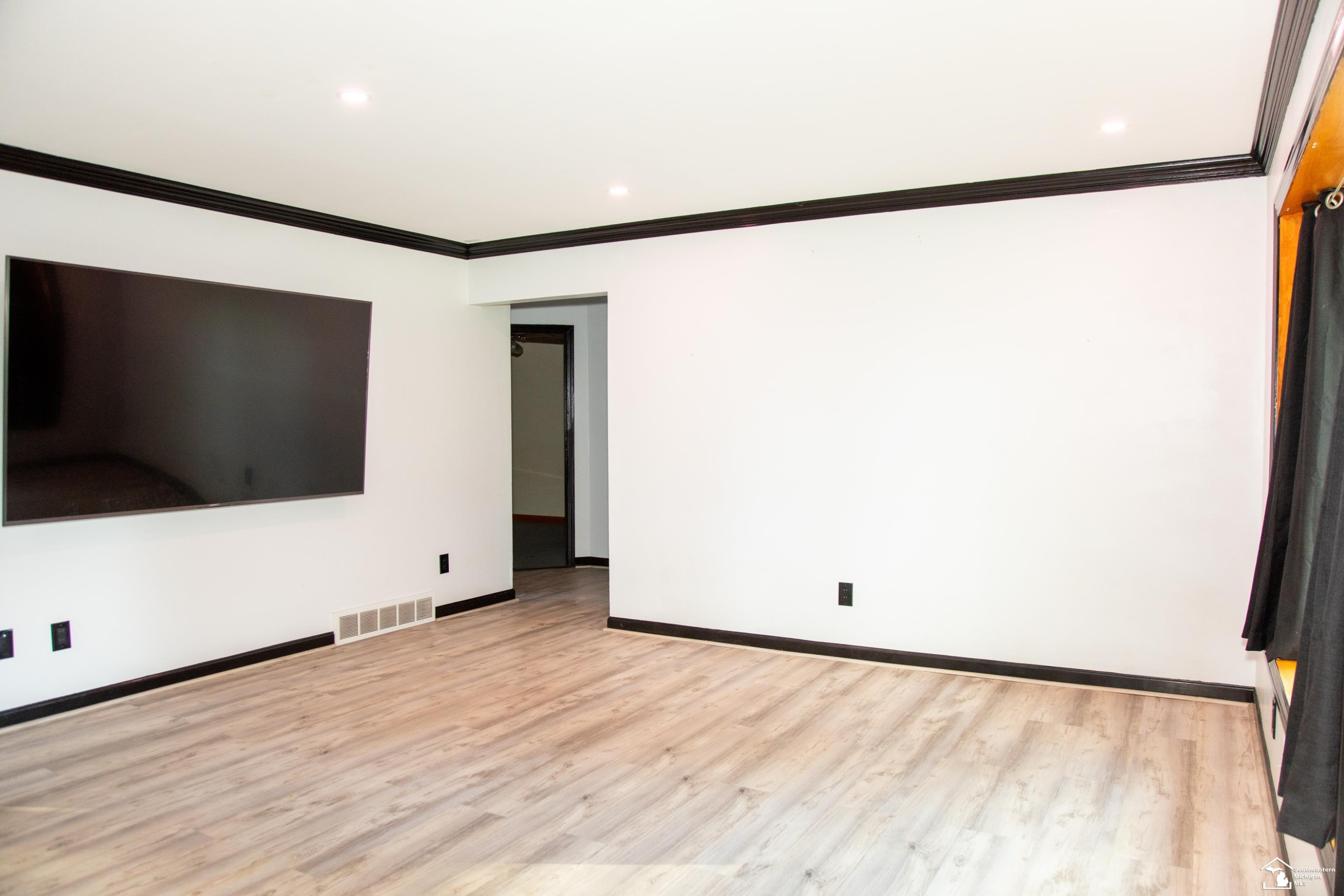 15649 Churchill Street, Southgate, MI 48195 — Photo 4
