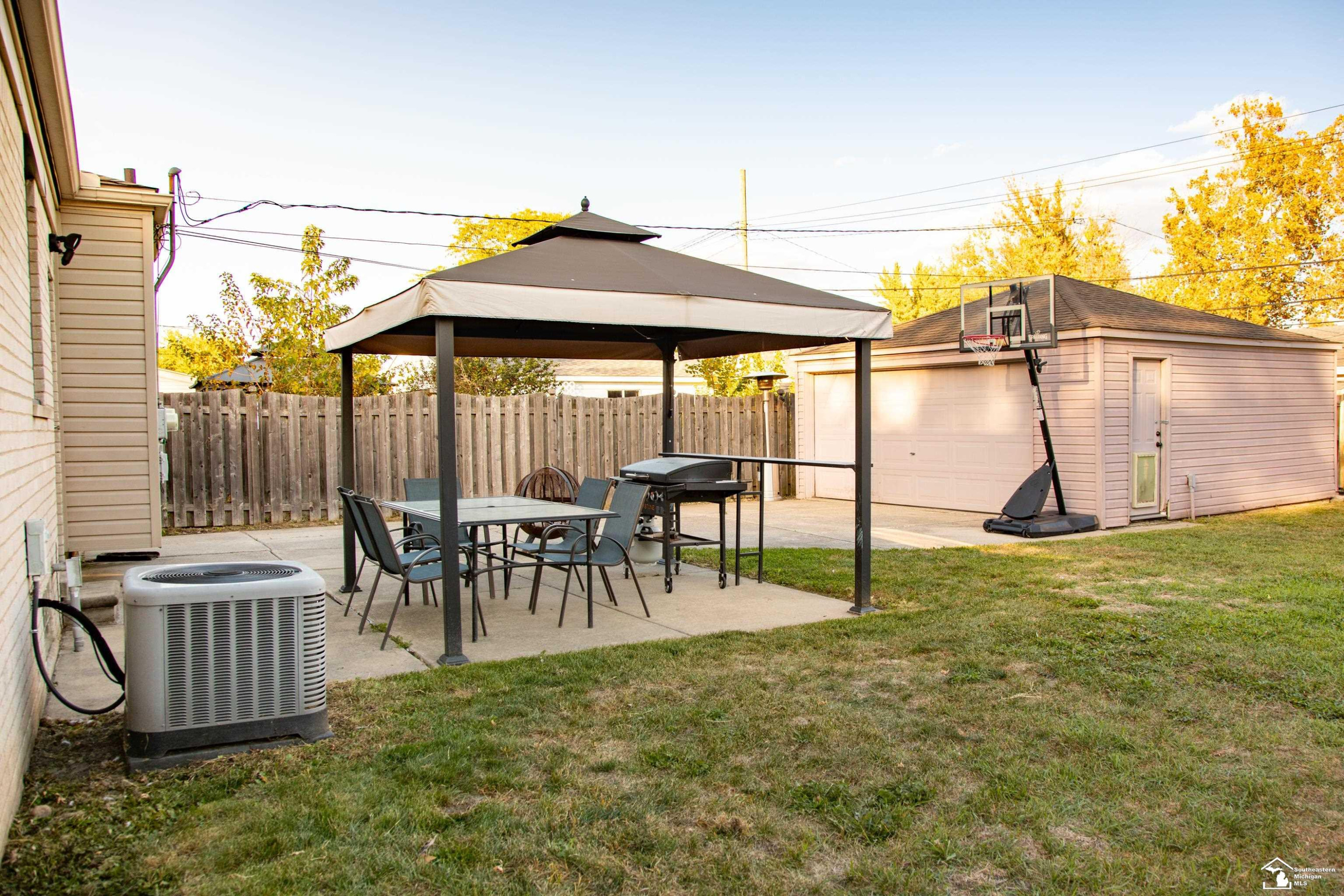 15649 Churchill Street, Southgate, MI 48195 — Photo 27