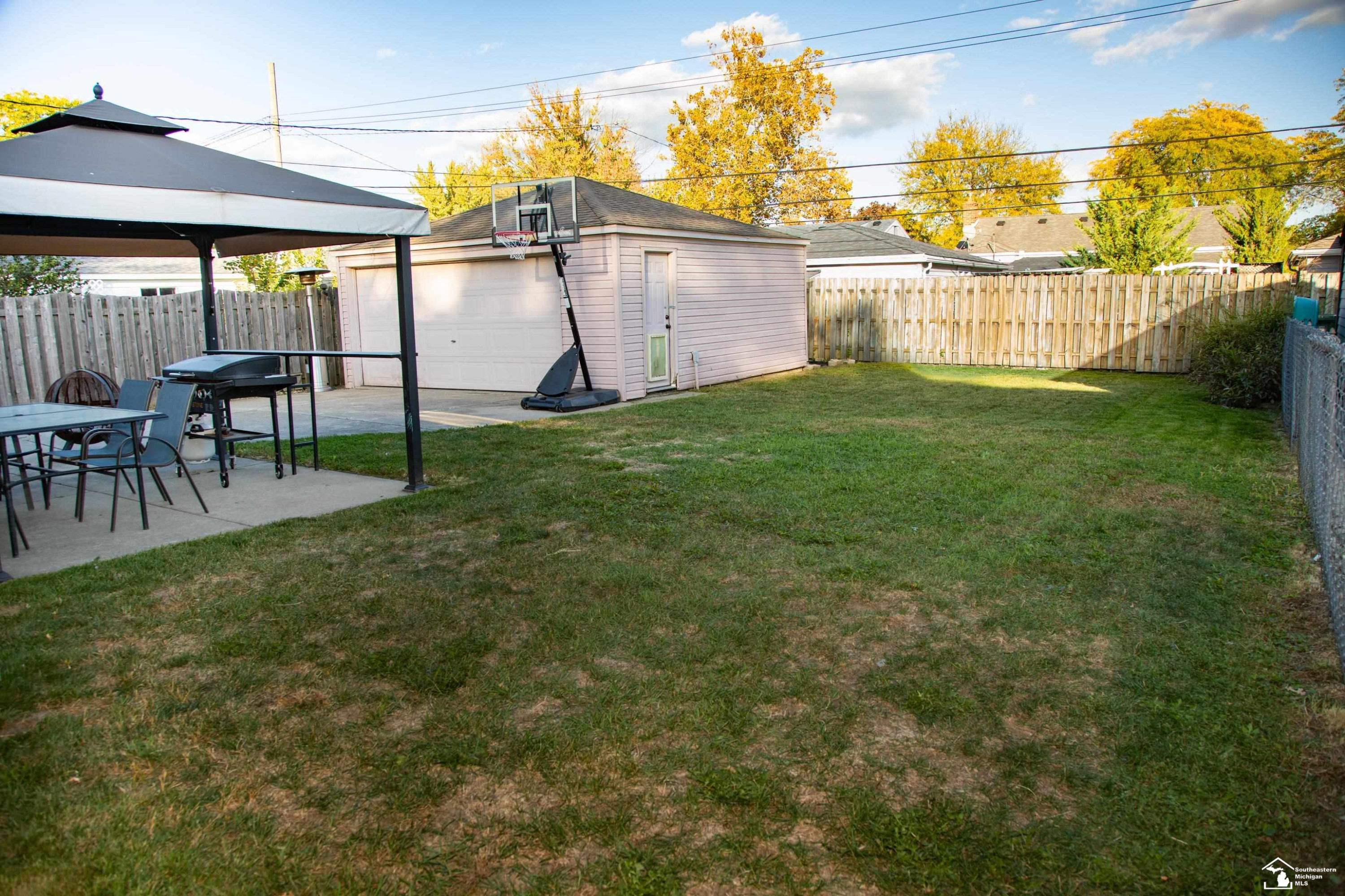 15649 Churchill Street, Southgate, MI 48195 — Photo 28