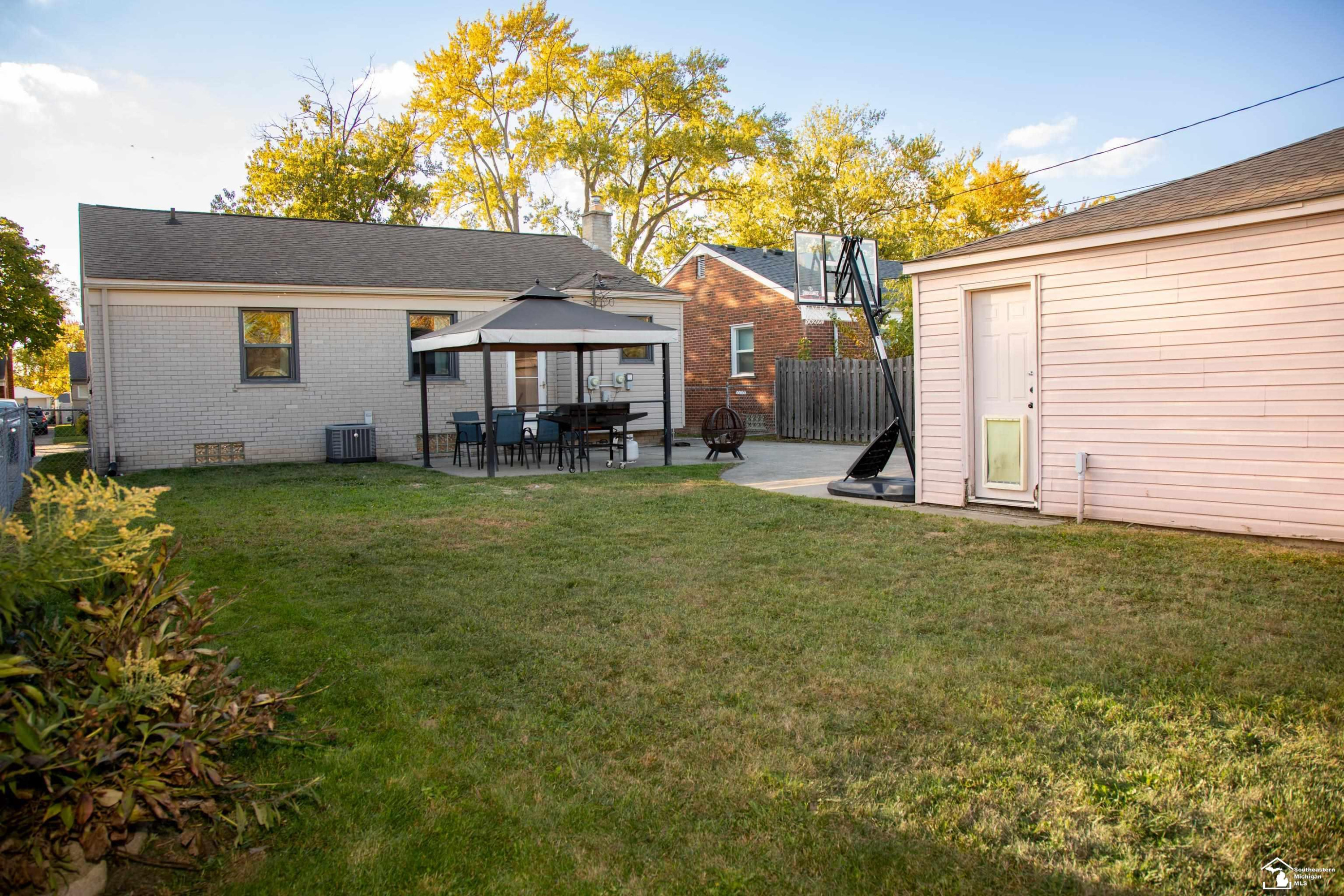 15649 Churchill Street, Southgate, MI 48195 — Photo 29