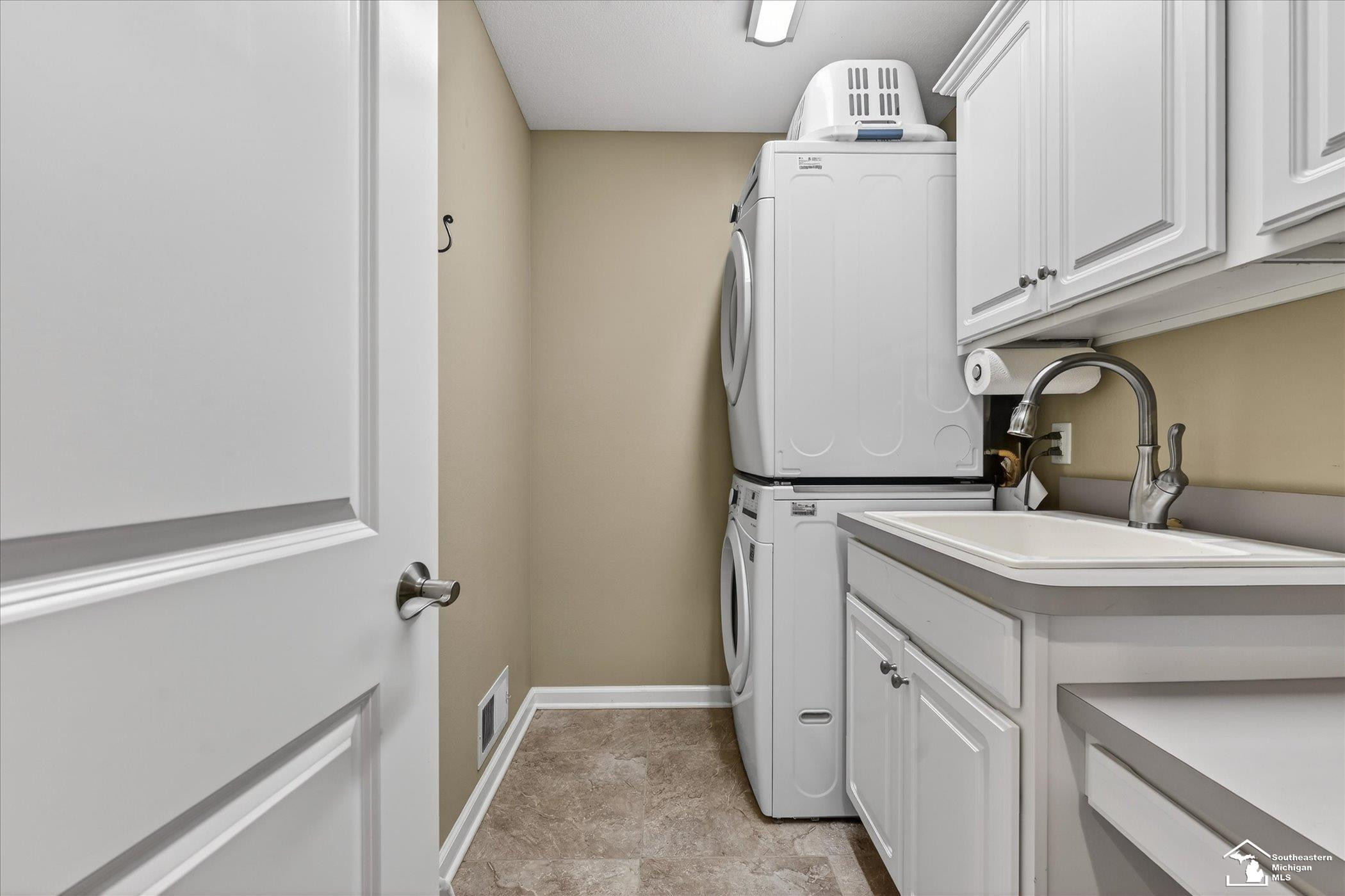 6727 W Summer Breeze Drive, Lambertville, MI 48144 — Photo 47