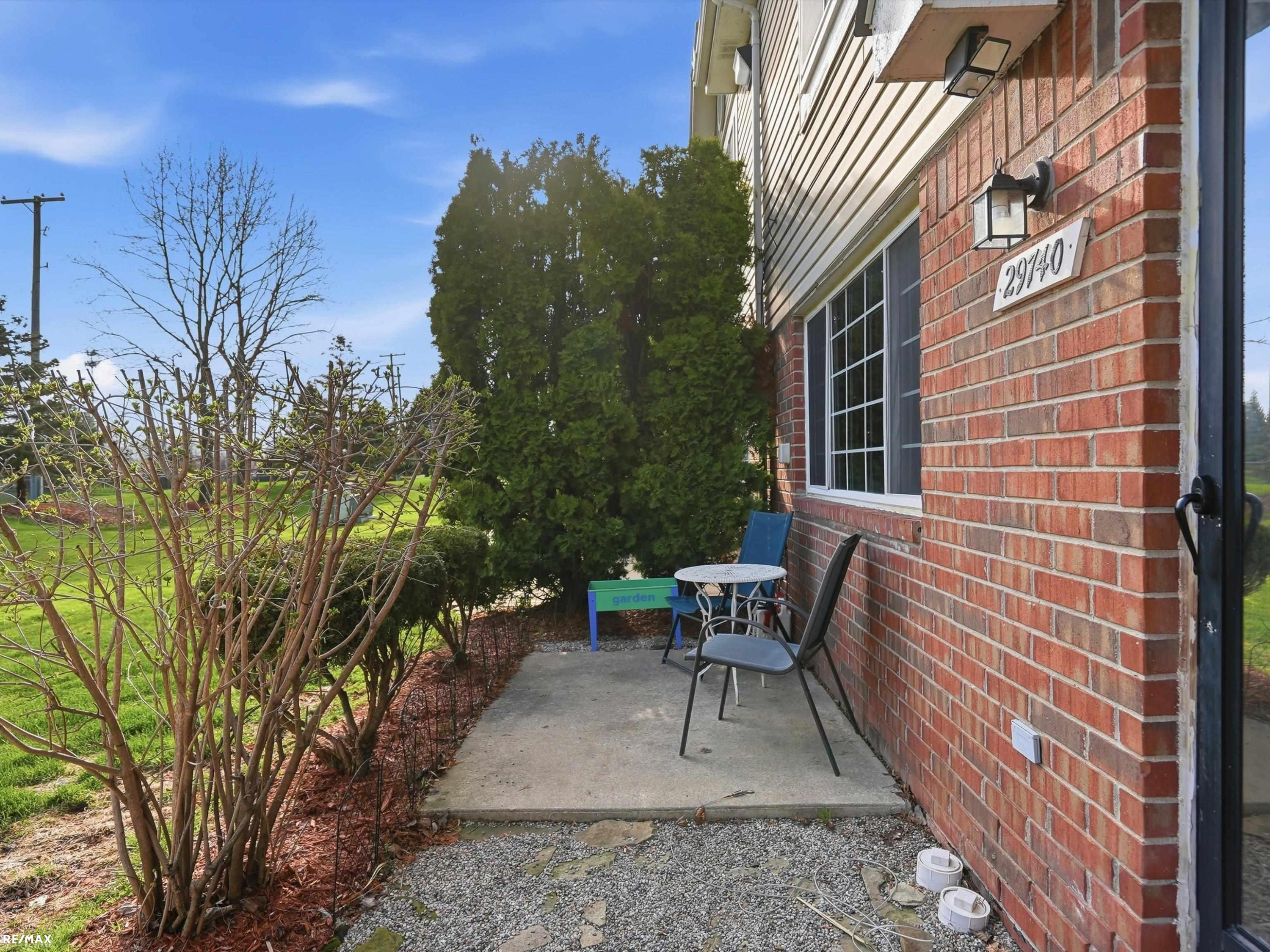 29740 Amy Lane, MI 48047 — Photo 4