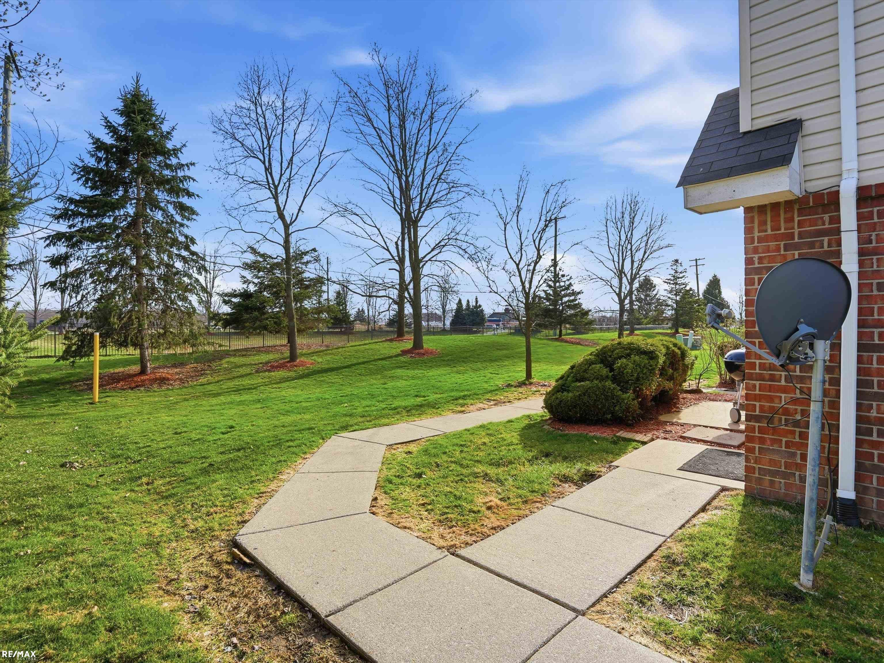 29740 Amy Lane, MI 48047 — Photo 5