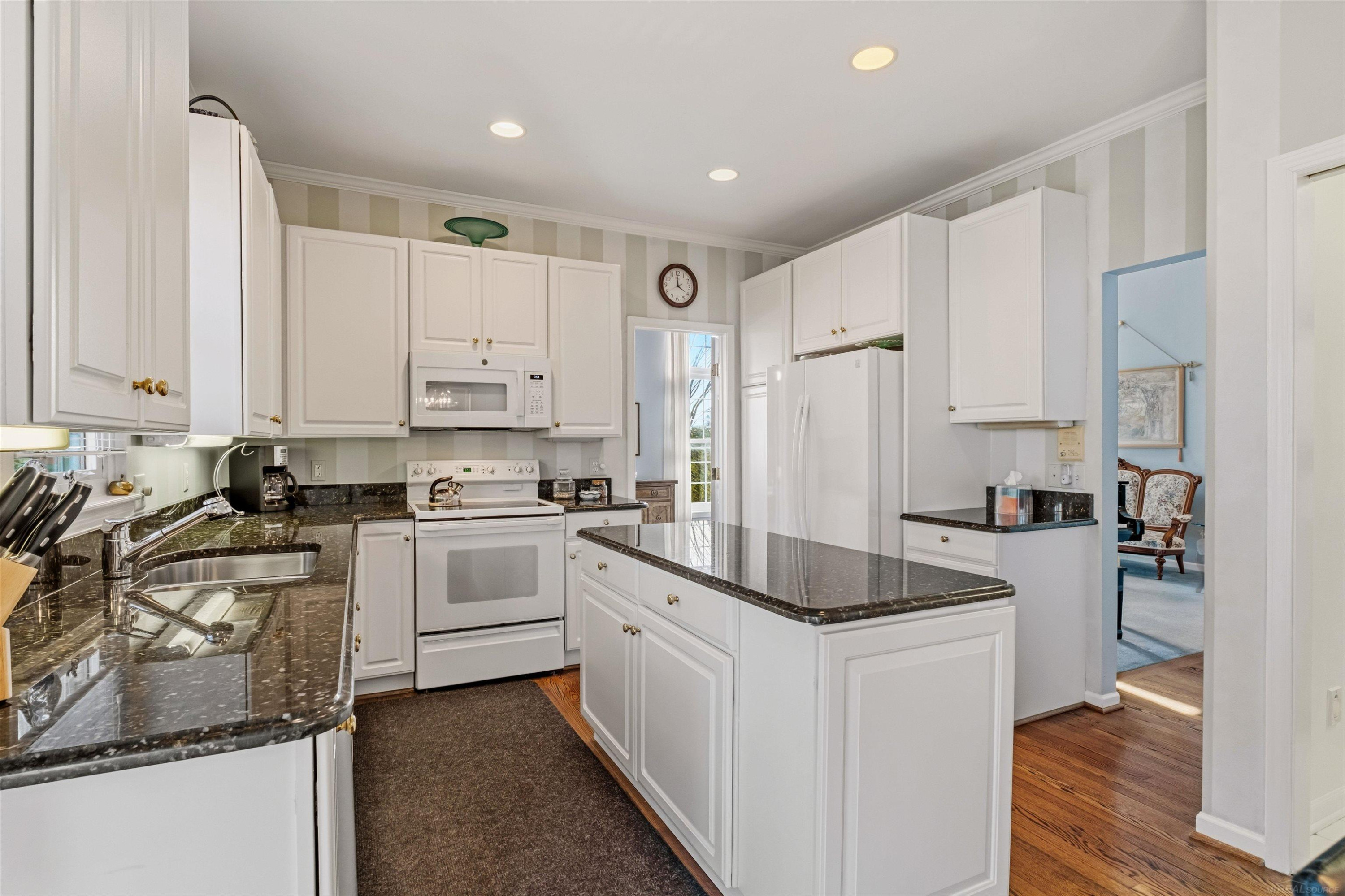 4002 Harbor Place Drive, Saint Clair Shores, MI, 48080