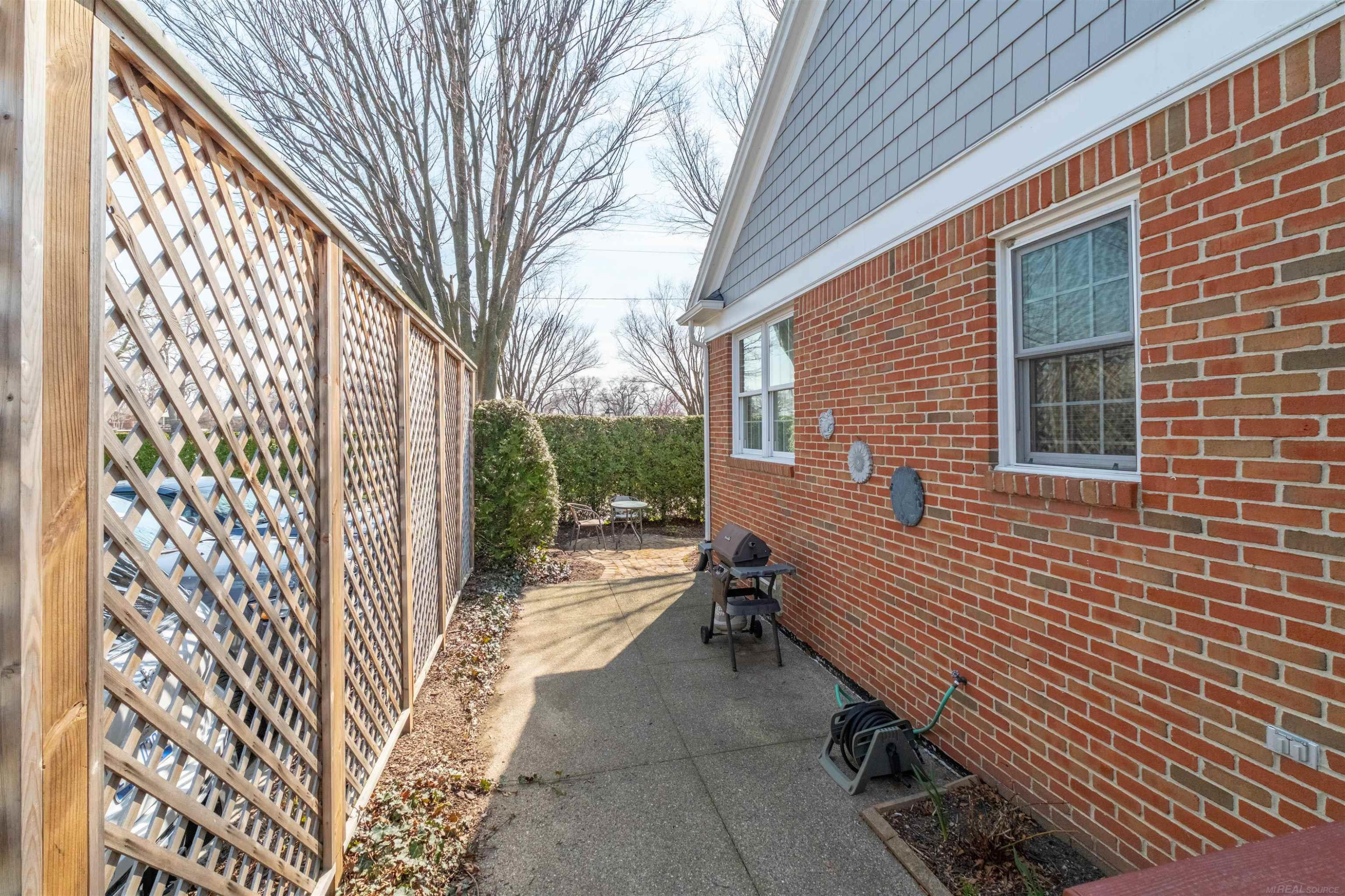 4002 Harbor Place Drive, Saint Clair Shores, MI, 48080