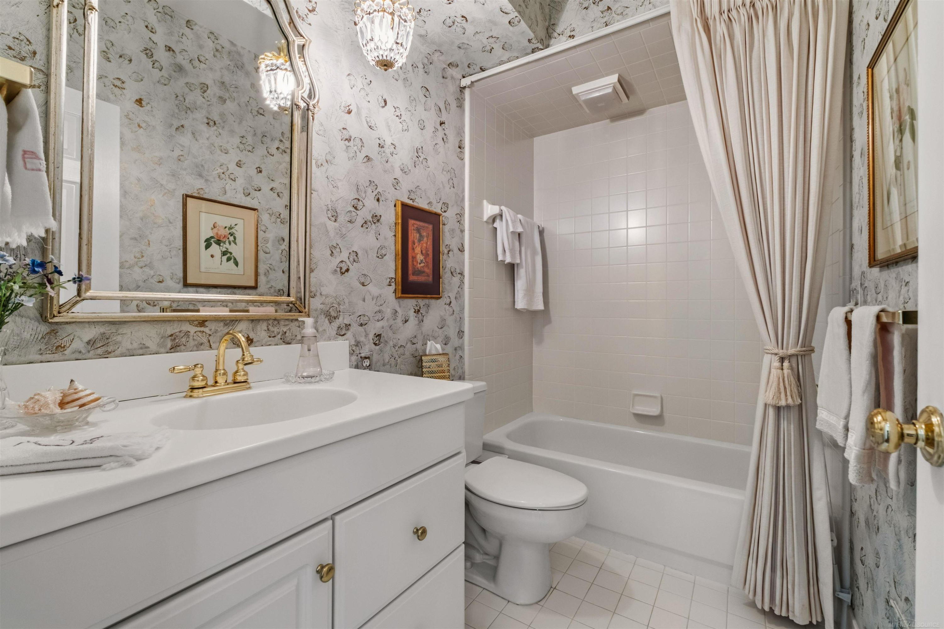 4002 Harbor Place Drive, Saint Clair Shores, MI, 48080