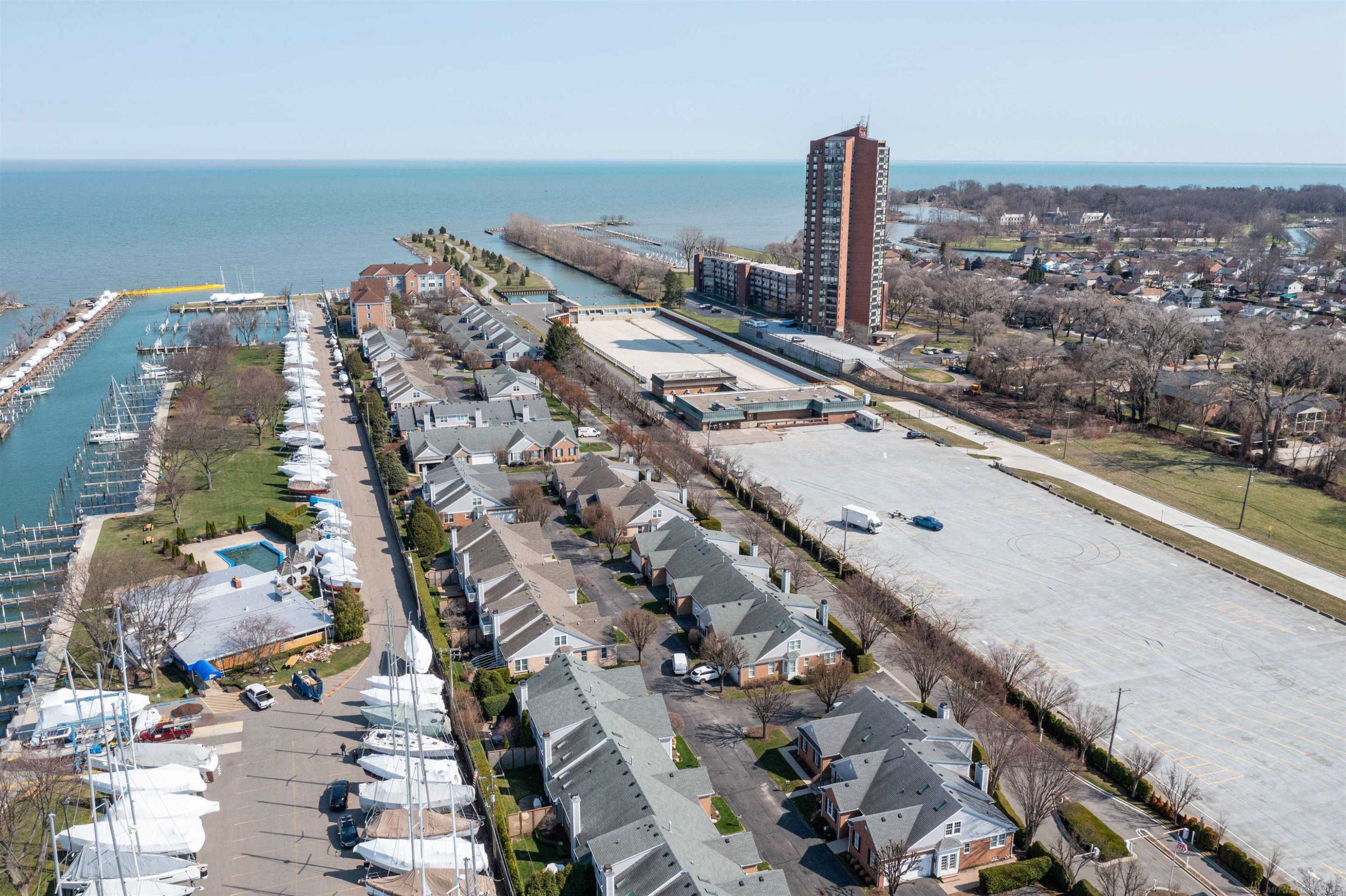 4002 Harbor Place Drive, Saint Clair Shores, MI, 48080