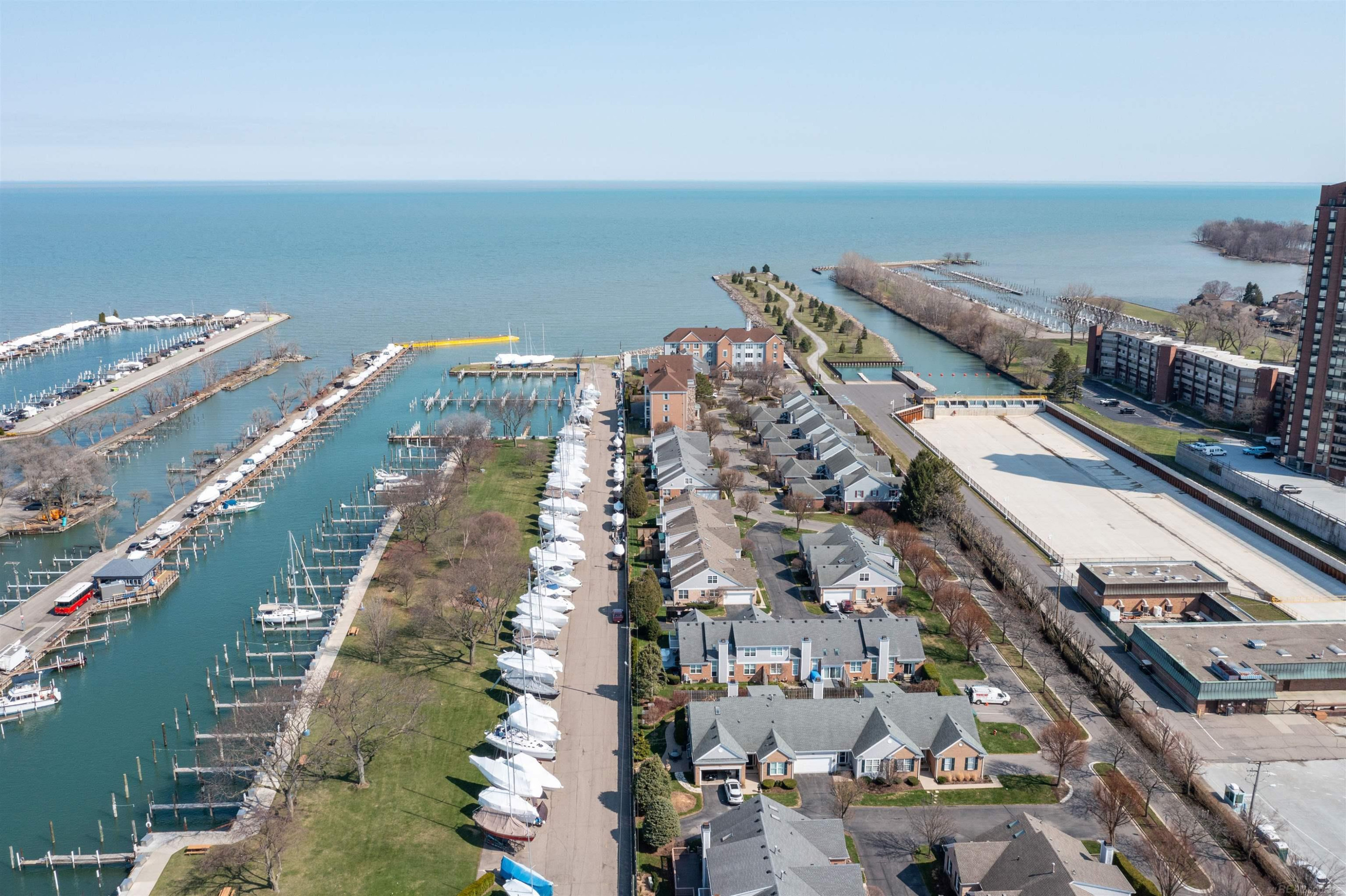 4002 Harbor Place Drive, Saint Clair Shores, MI, 48080