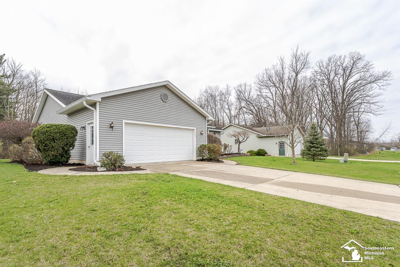 1897 Allan Street, Adrian, MI 49221 — Photo 2