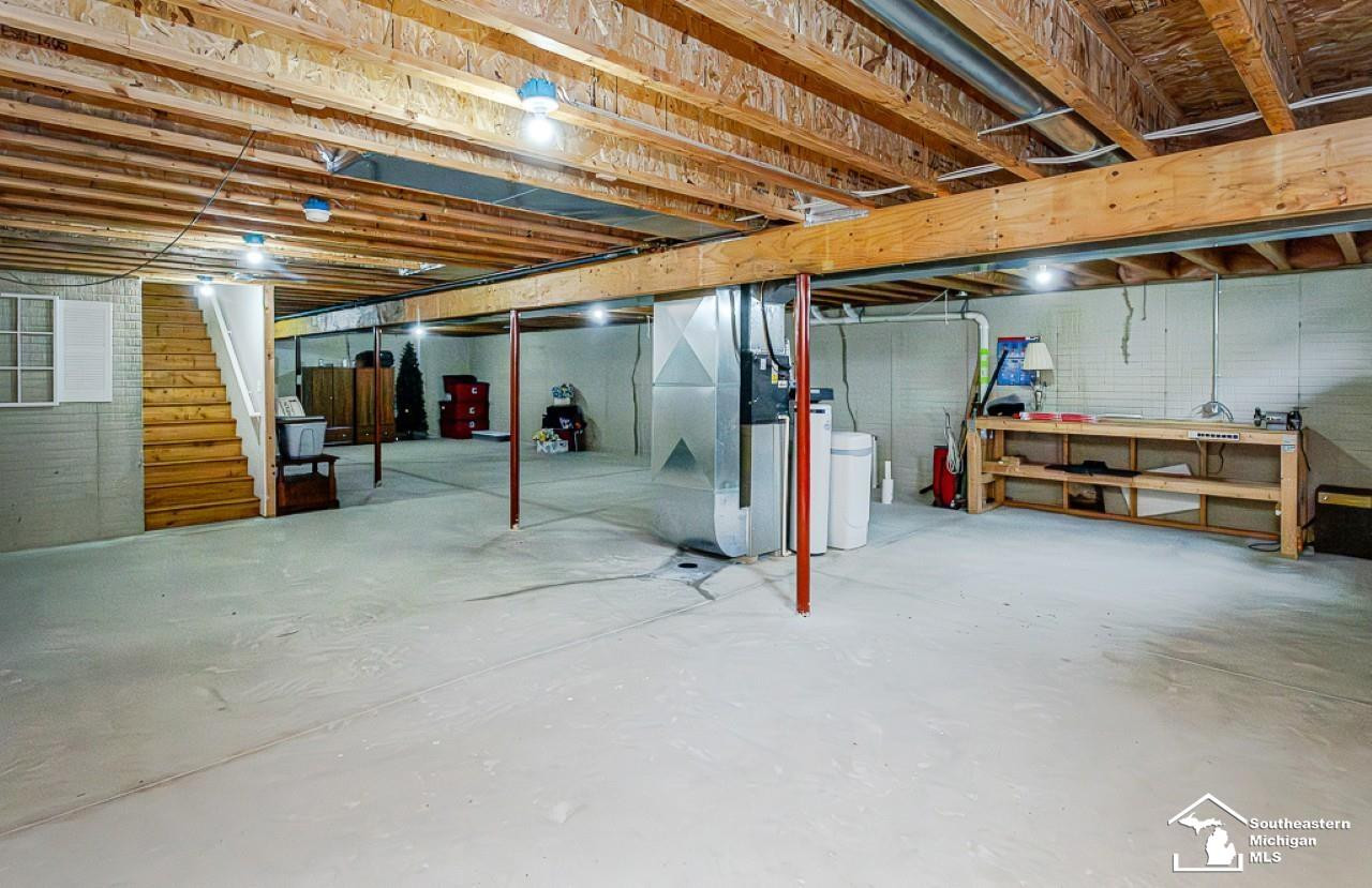 1897 Allan Street, Adrian, MI 49221 — Photo 24