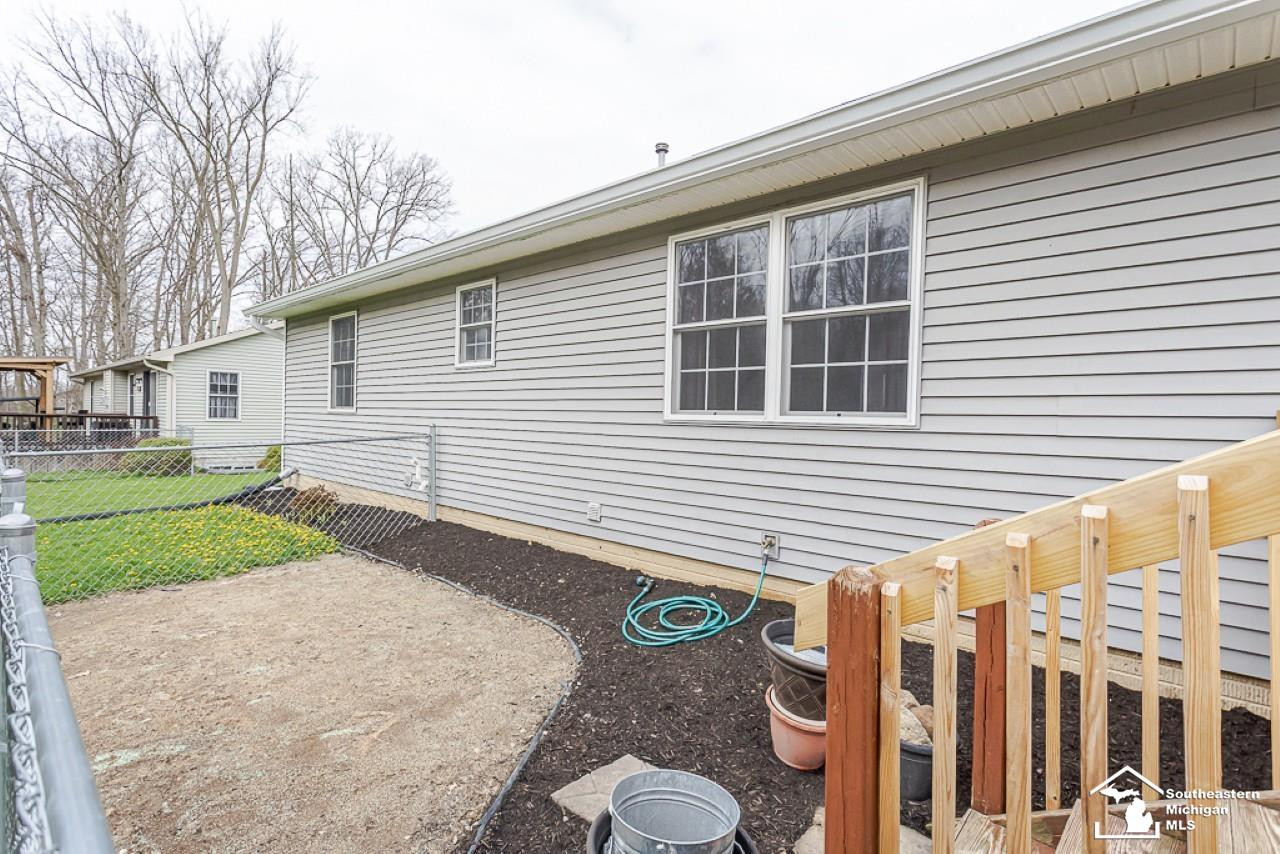1897 Allan Street, Adrian, MI 49221 — Photo 32
