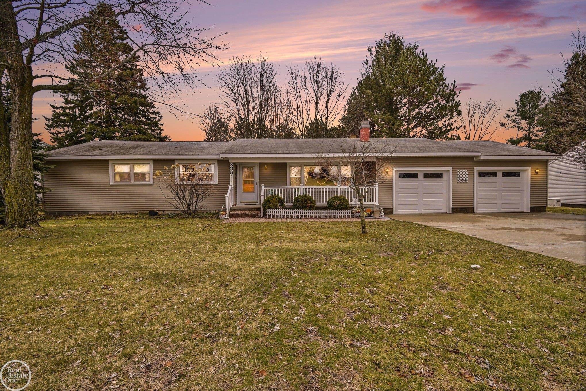 306 N 1st Avenue, Tawas City, MI 48763 — front exterior