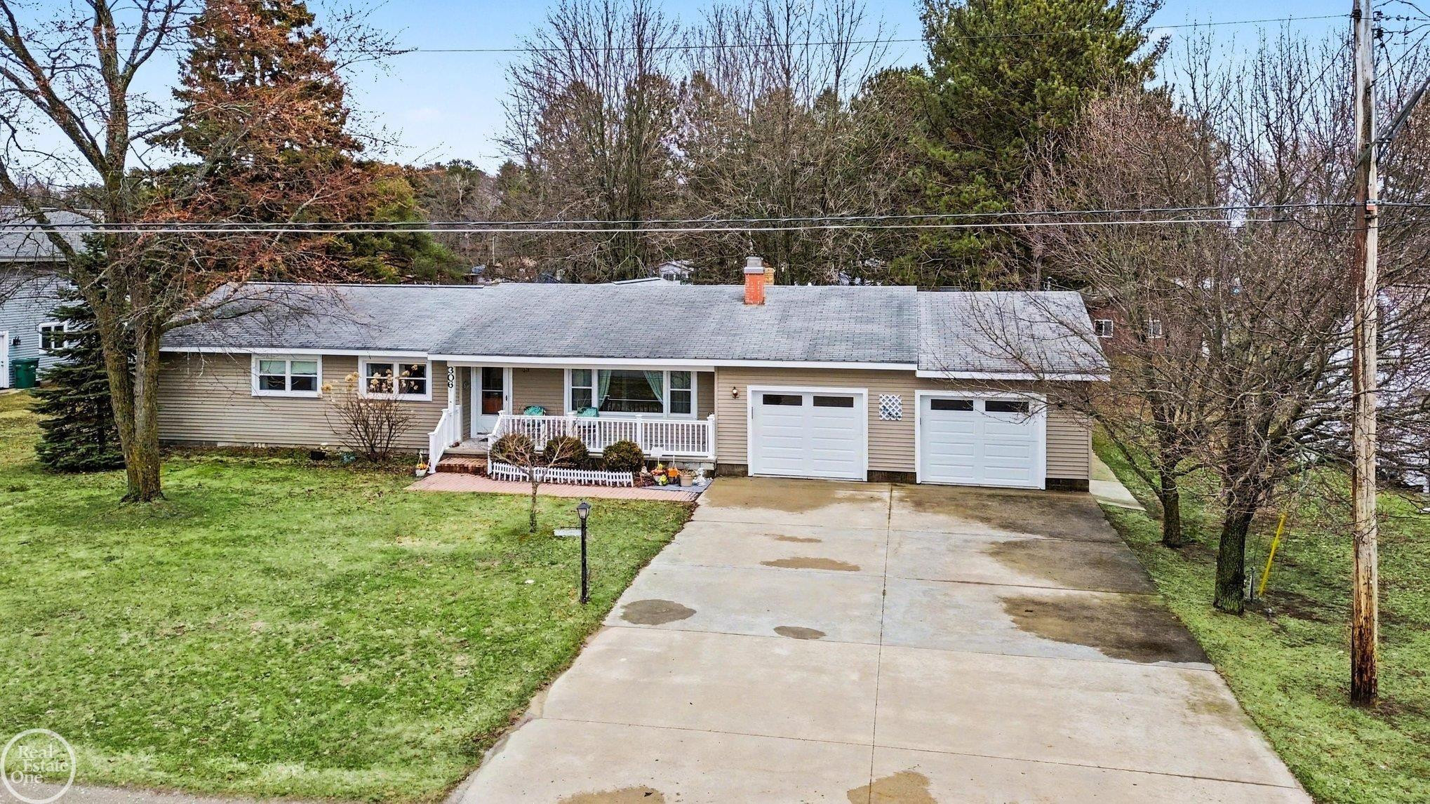 306 N 1st Avenue, Tawas City, MI 48763 — Photo 6