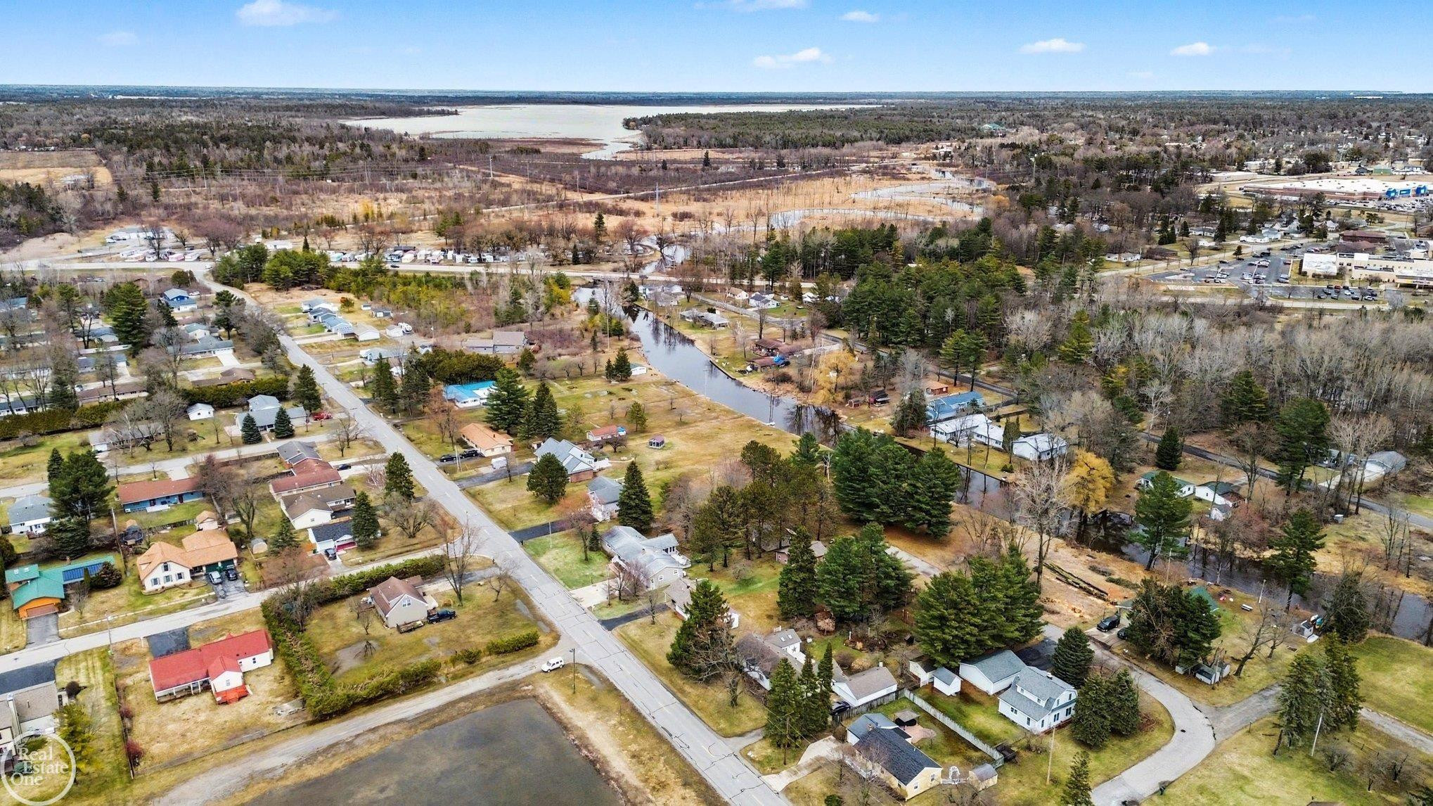 306 N 1st Avenue, Tawas City, MI 48763 — Photo 10