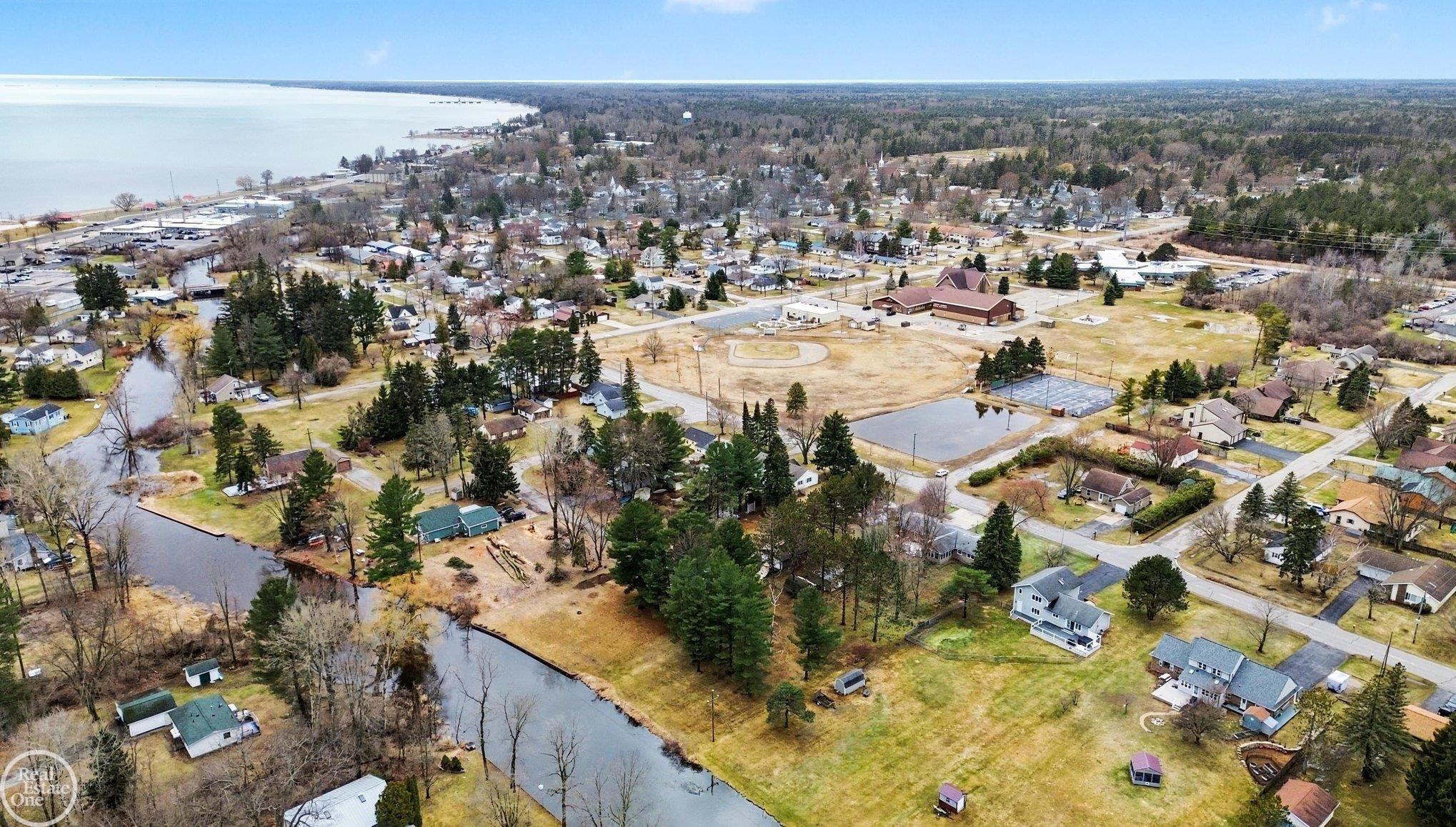306 N 1st Avenue, Tawas City, MI 48763 — Photo 11
