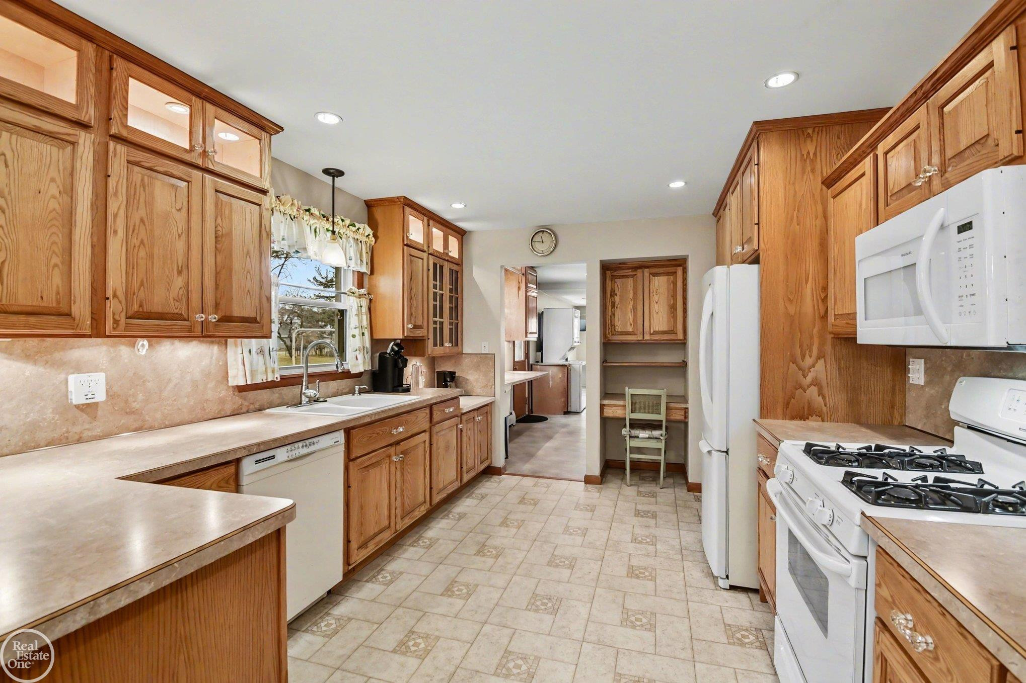 306 N 1st Avenue, Tawas City, MI 48763 — Photo 16
