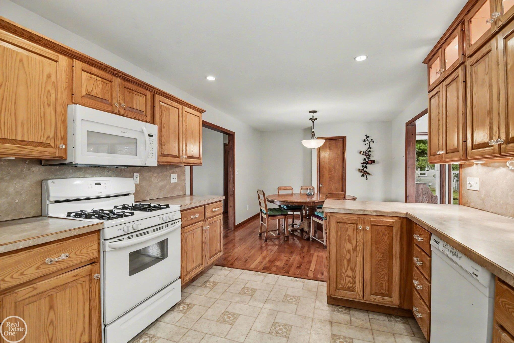 306 N 1st Avenue, Tawas City, MI 48763 — Photo 17