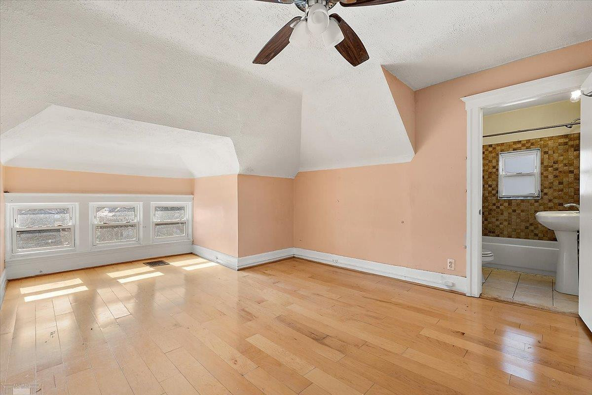 309 Melbourne Street, Detroit, MI 48202 — Photo 12