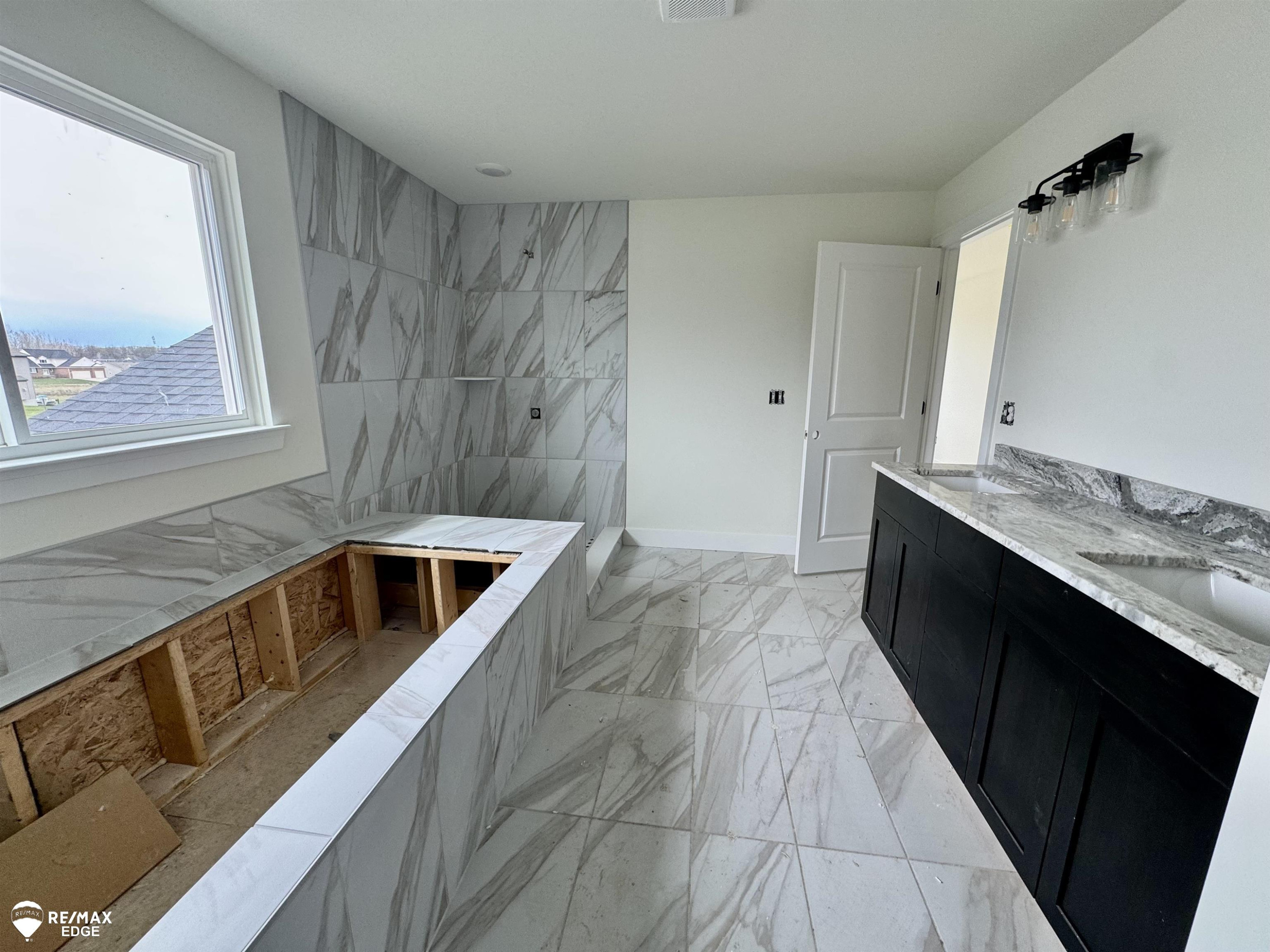 8018 Bradbury Lane, Grand Blanc, MI 48439 — Photo 10