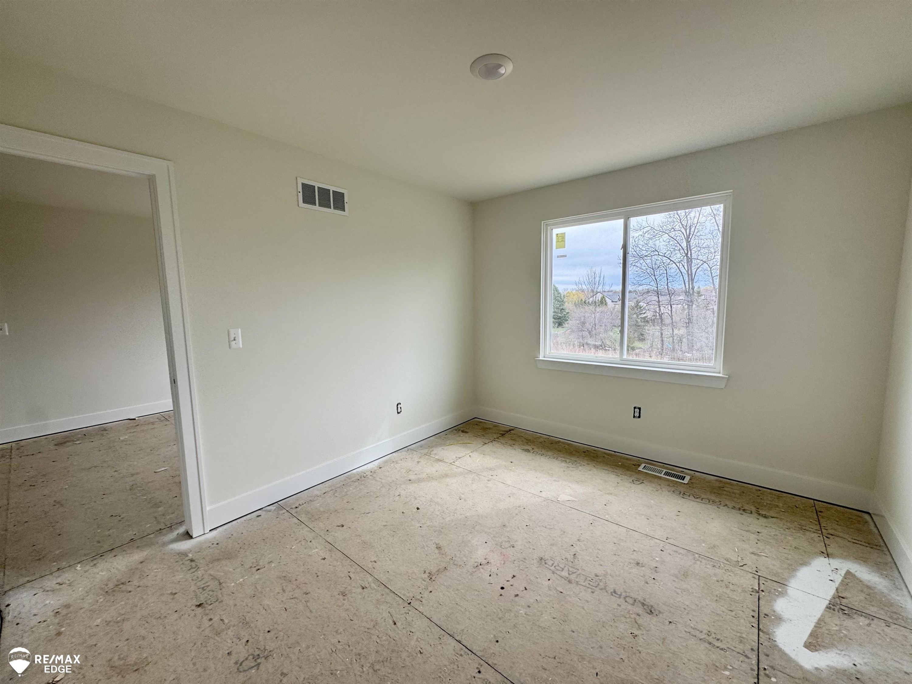 8018 Bradbury Lane, Grand Blanc, MI 48439 — Photo 15