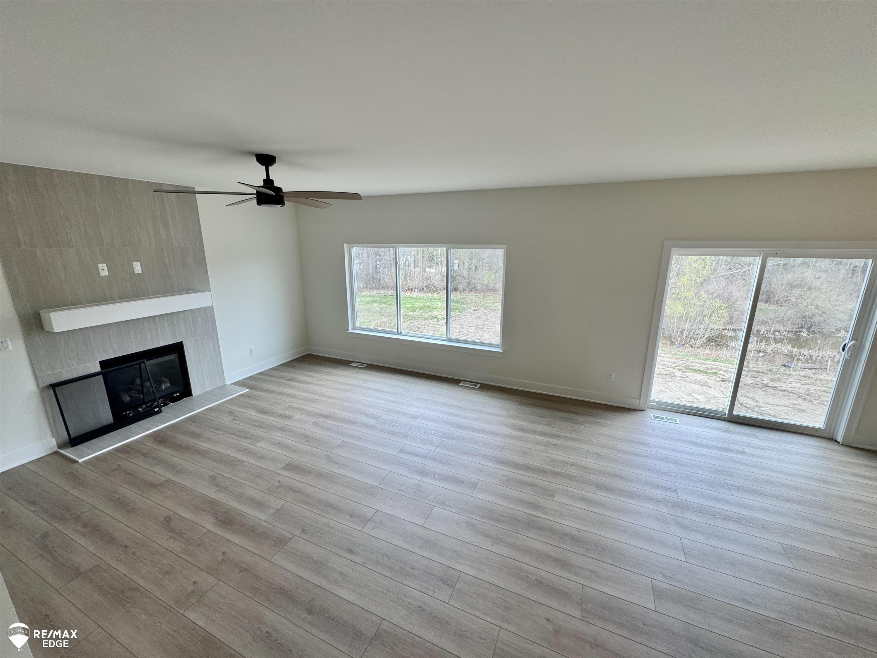 8092 Peninsula Circle, Grand Blanc, MI 48439 — Photo 2