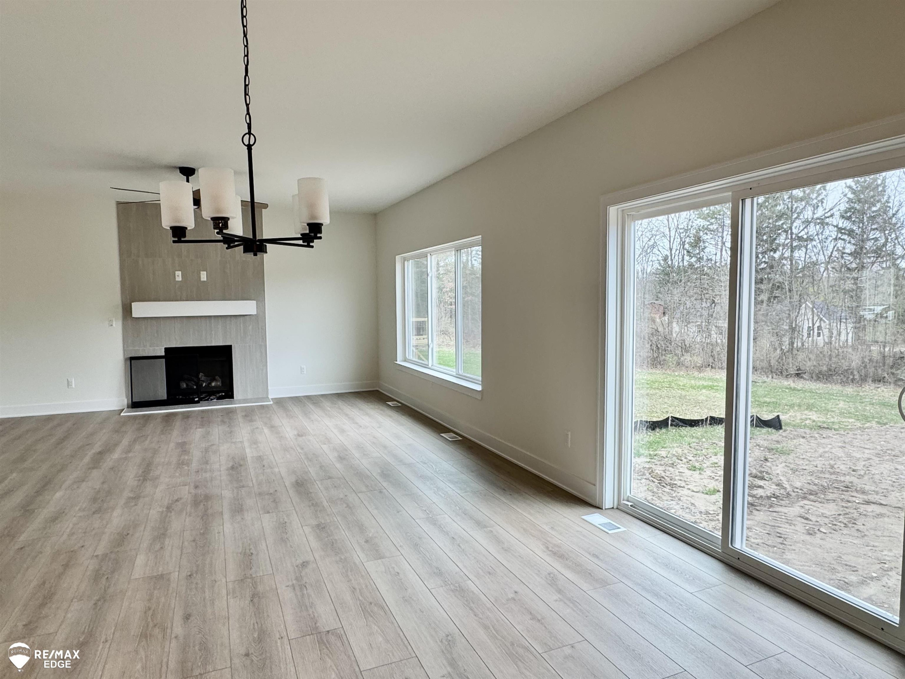 8092 Peninsula Circle, Grand Blanc, MI 48439 — Photo 6