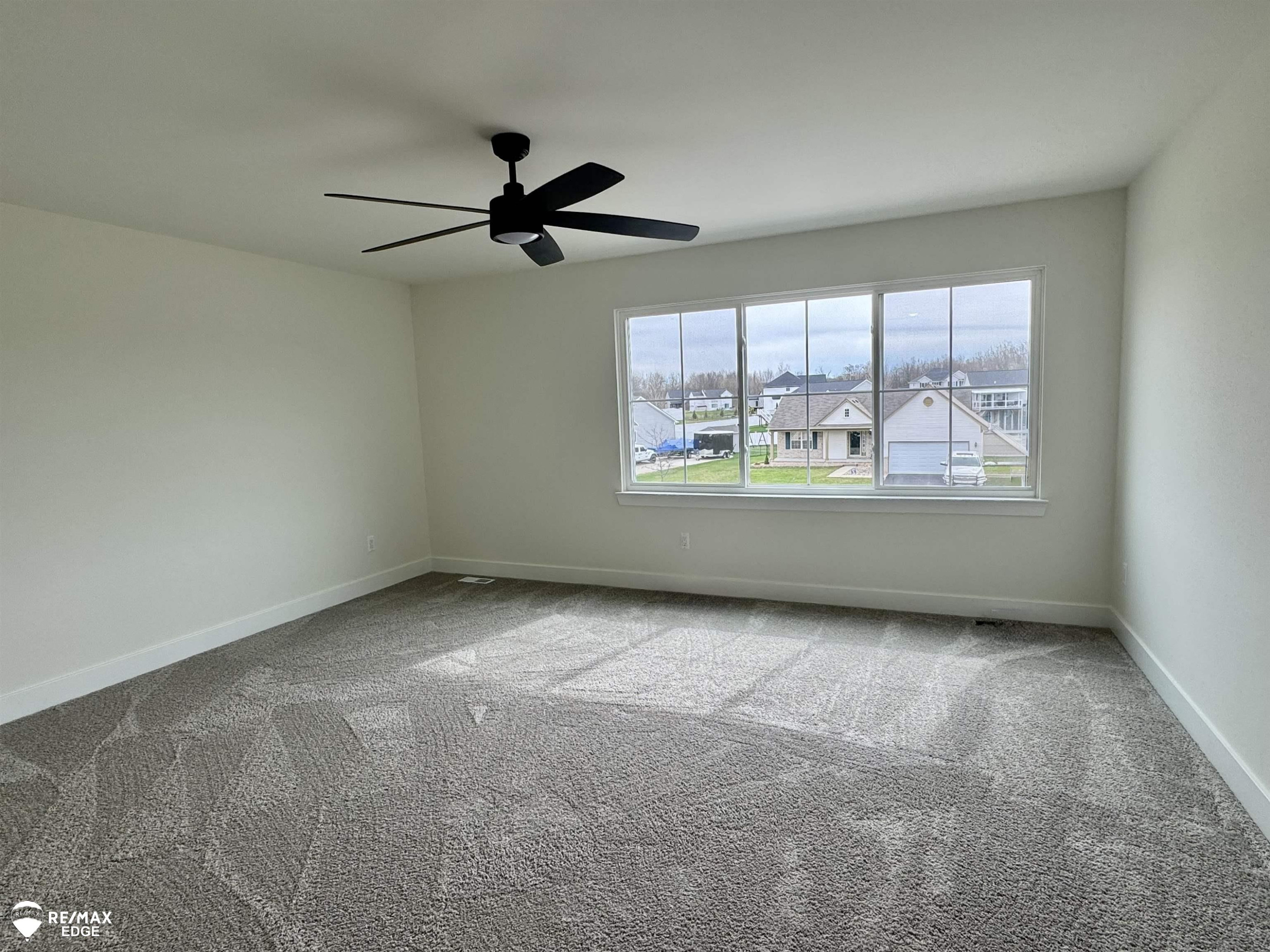 8092 Peninsula Circle, Grand Blanc, MI 48439 — Photo 15