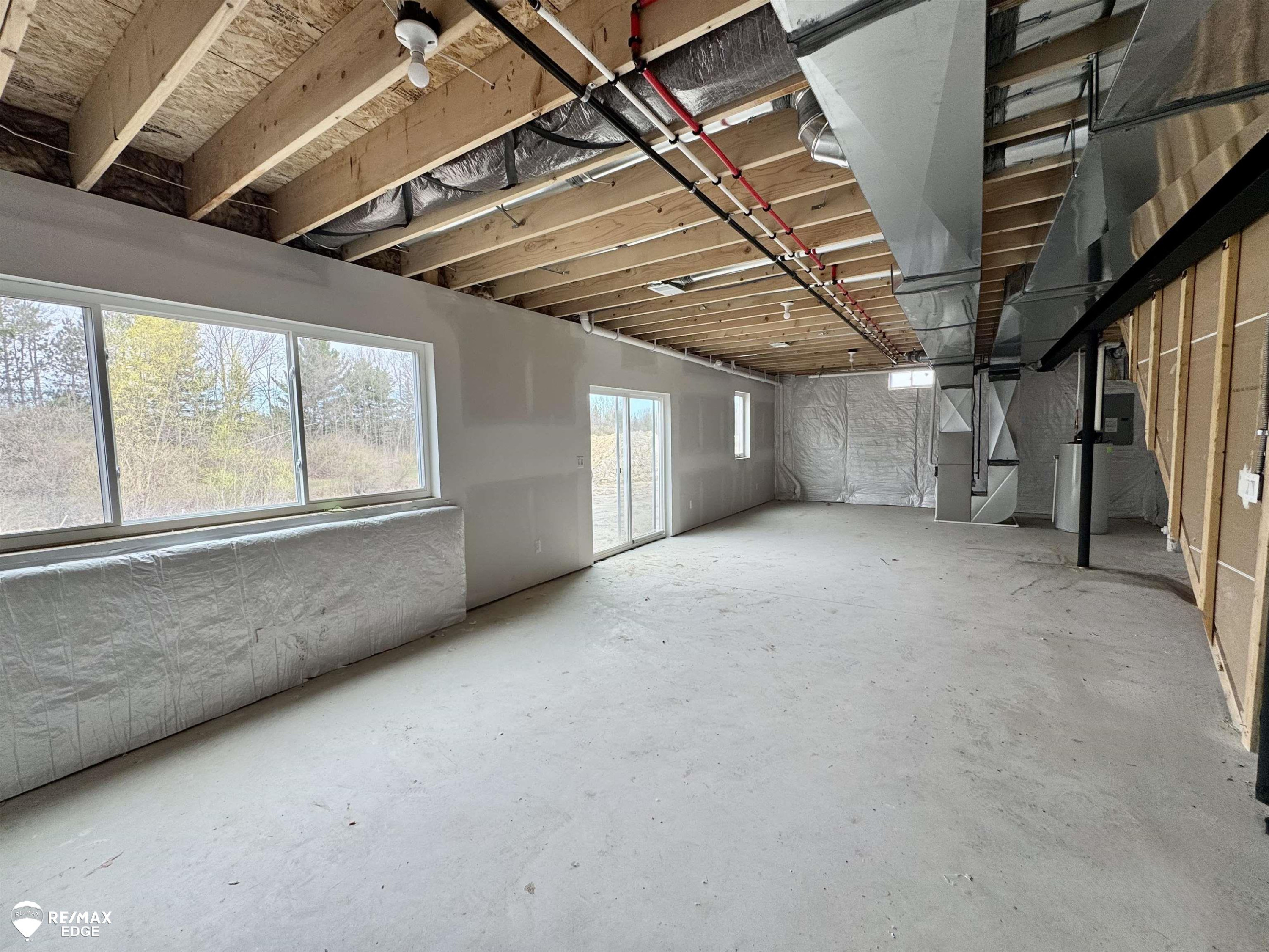 8092 Peninsula Circle, Grand Blanc, MI 48439 — Photo 32