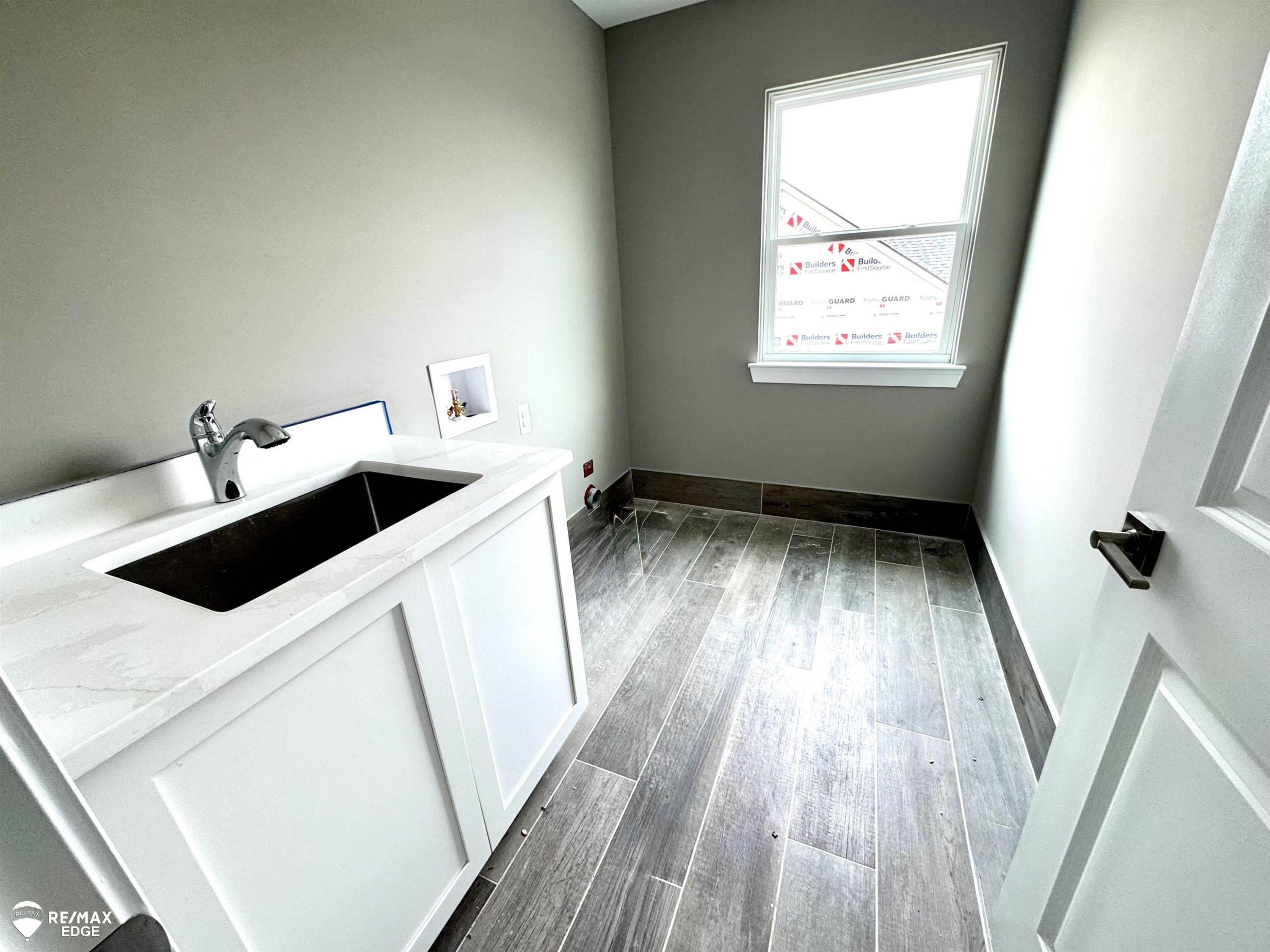 8031 Laguna Lane, Grand Blanc, MI 48439 — Photo 9