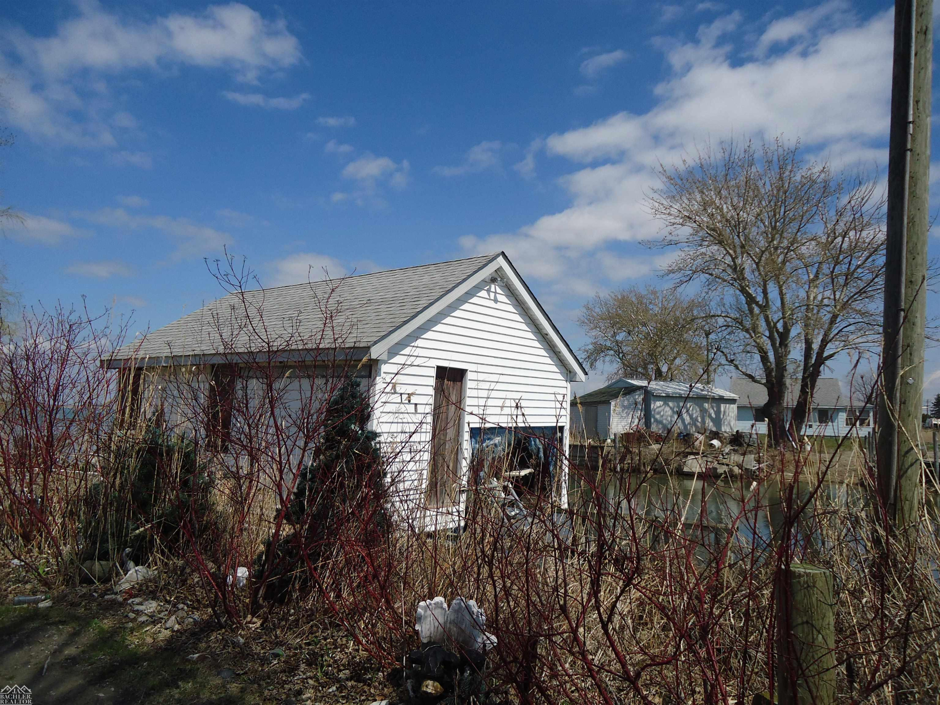8150 S Channel Drive, MI 48028 — Photo 17