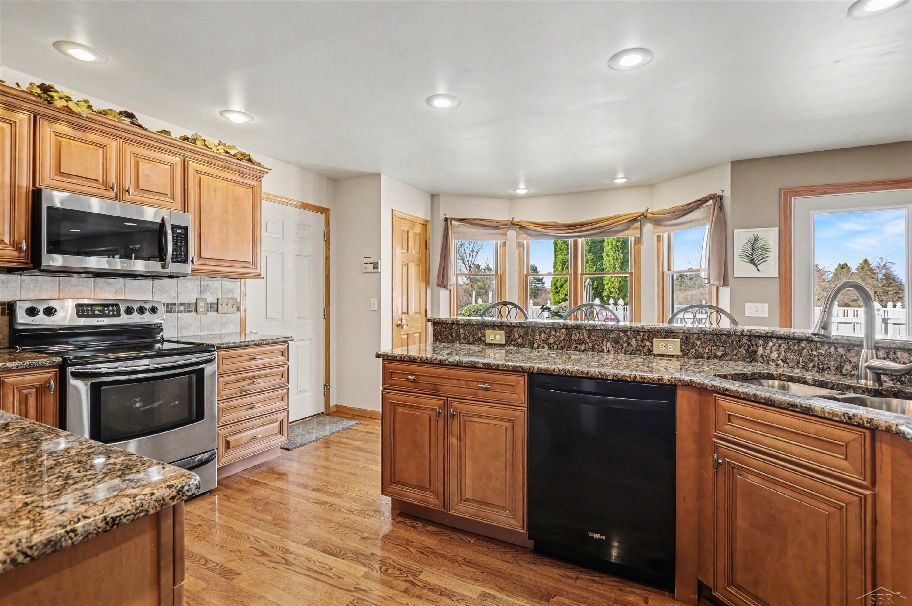 8782 Valleyview Court, Saginaw, MI 48609 — Photo 7