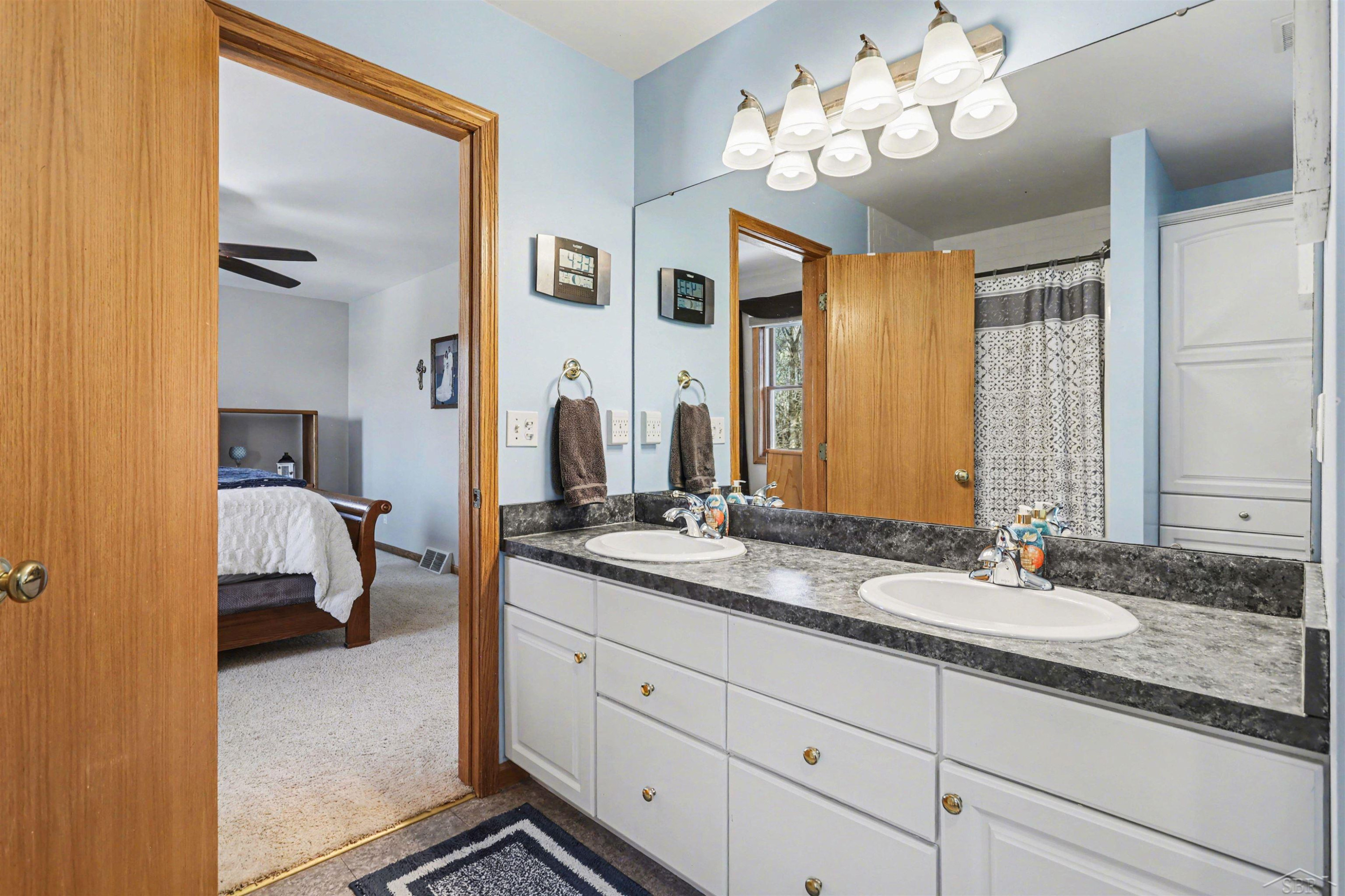 8782 Valleyview Court, Saginaw, MI 48609 — Photo 16