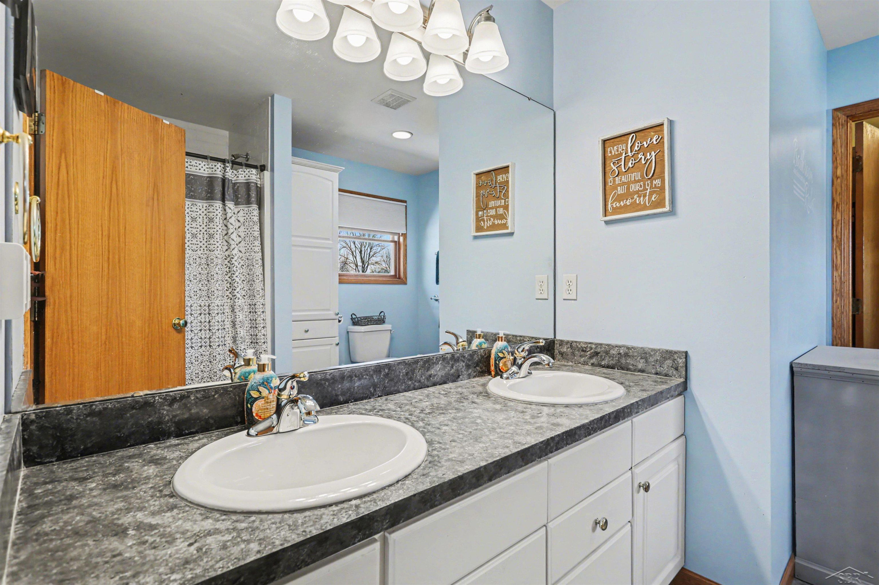 8782 Valleyview Court, Saginaw, MI 48609 — Photo 17