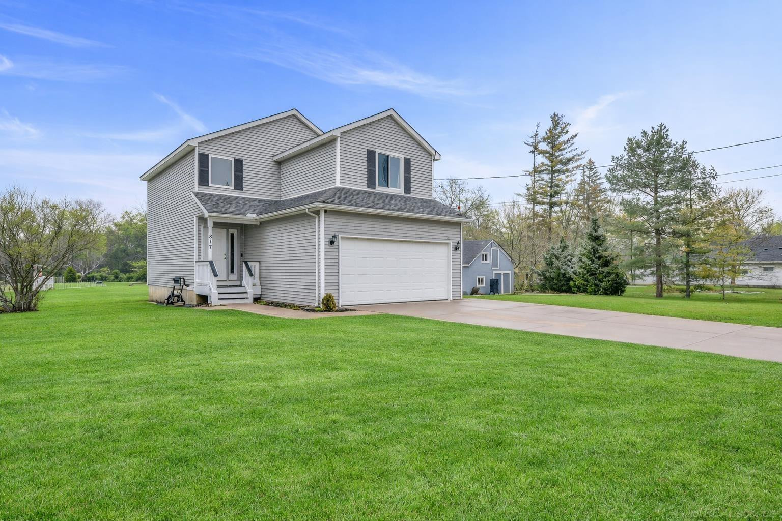 817 Baird Street, Holly, MI 48442 — front exterior