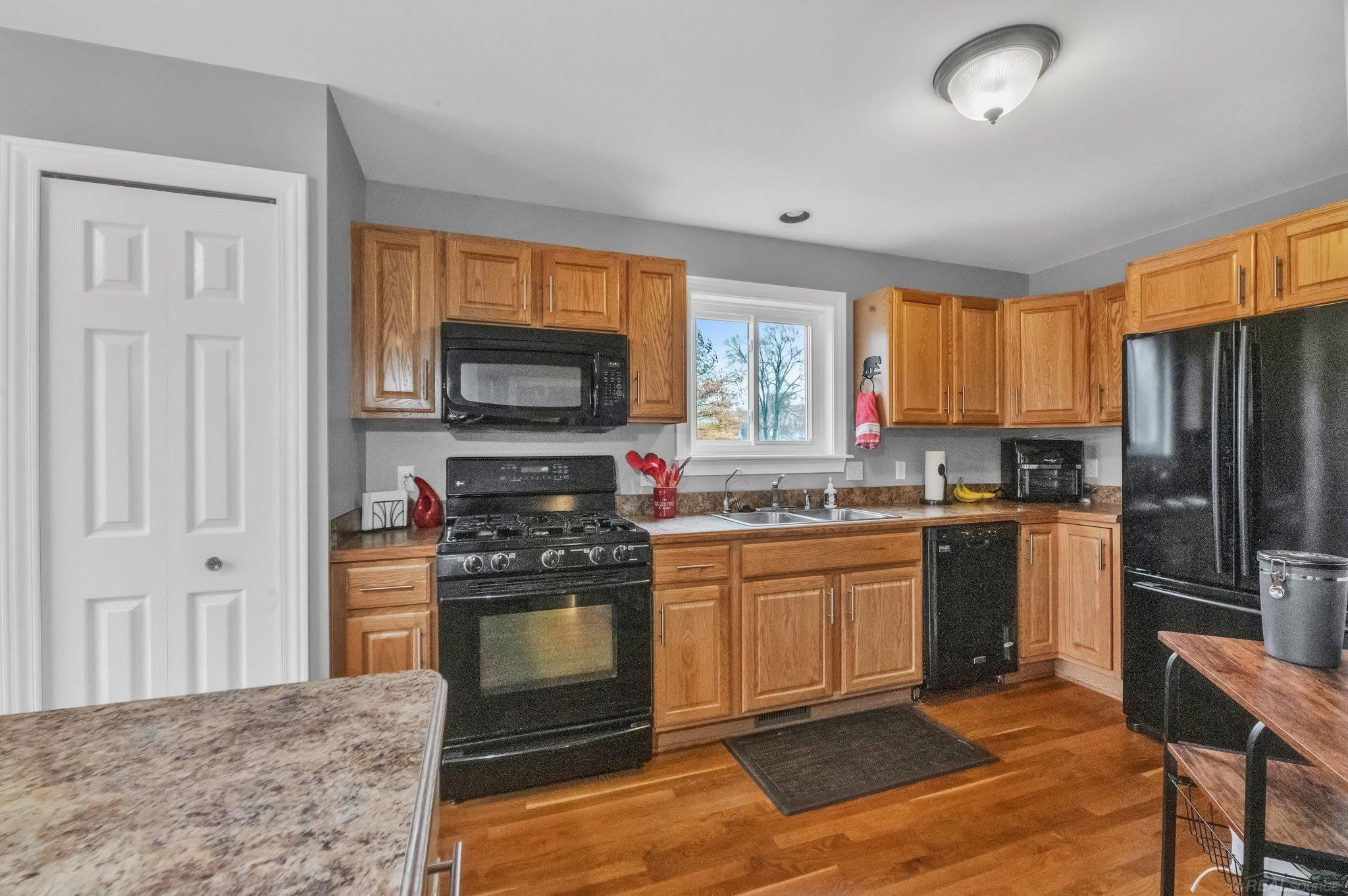 817 Baird Street, Holly, MI 48442 — Photo 5