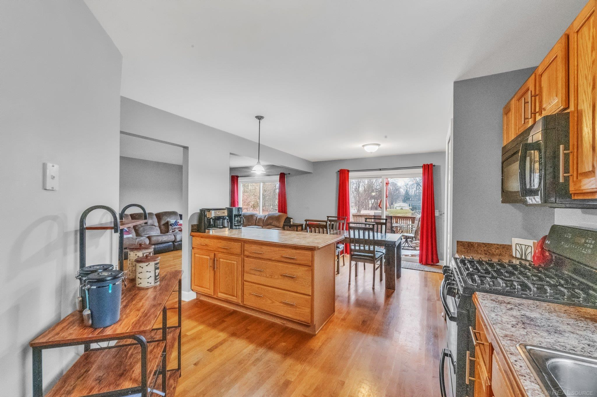 817 Baird Street, Holly, MI 48442 — Photo 6