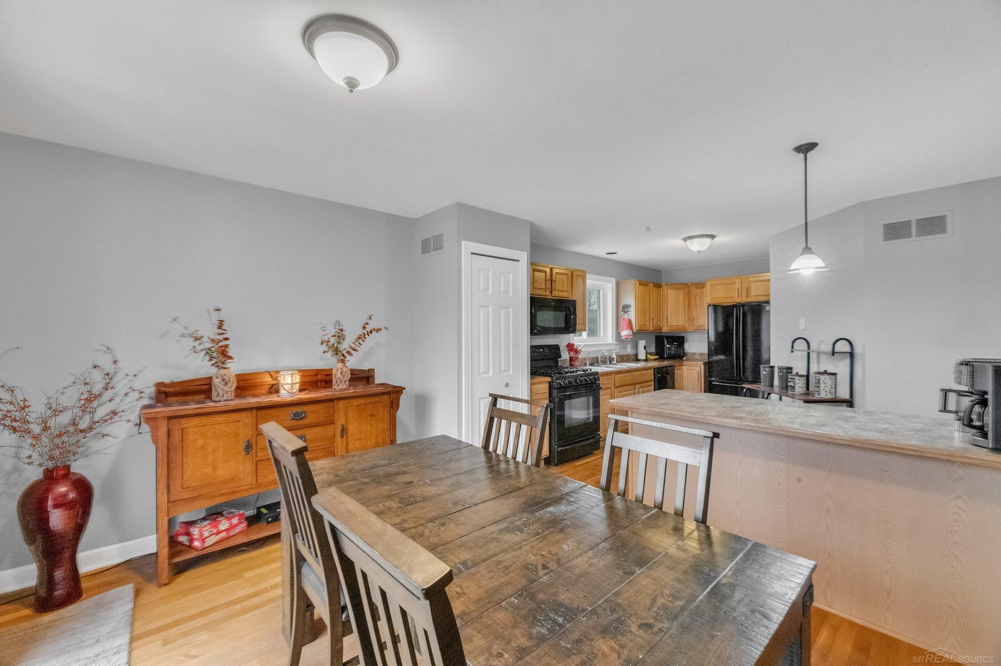 817 Baird Street, Holly, MI 48442 — Photo 8