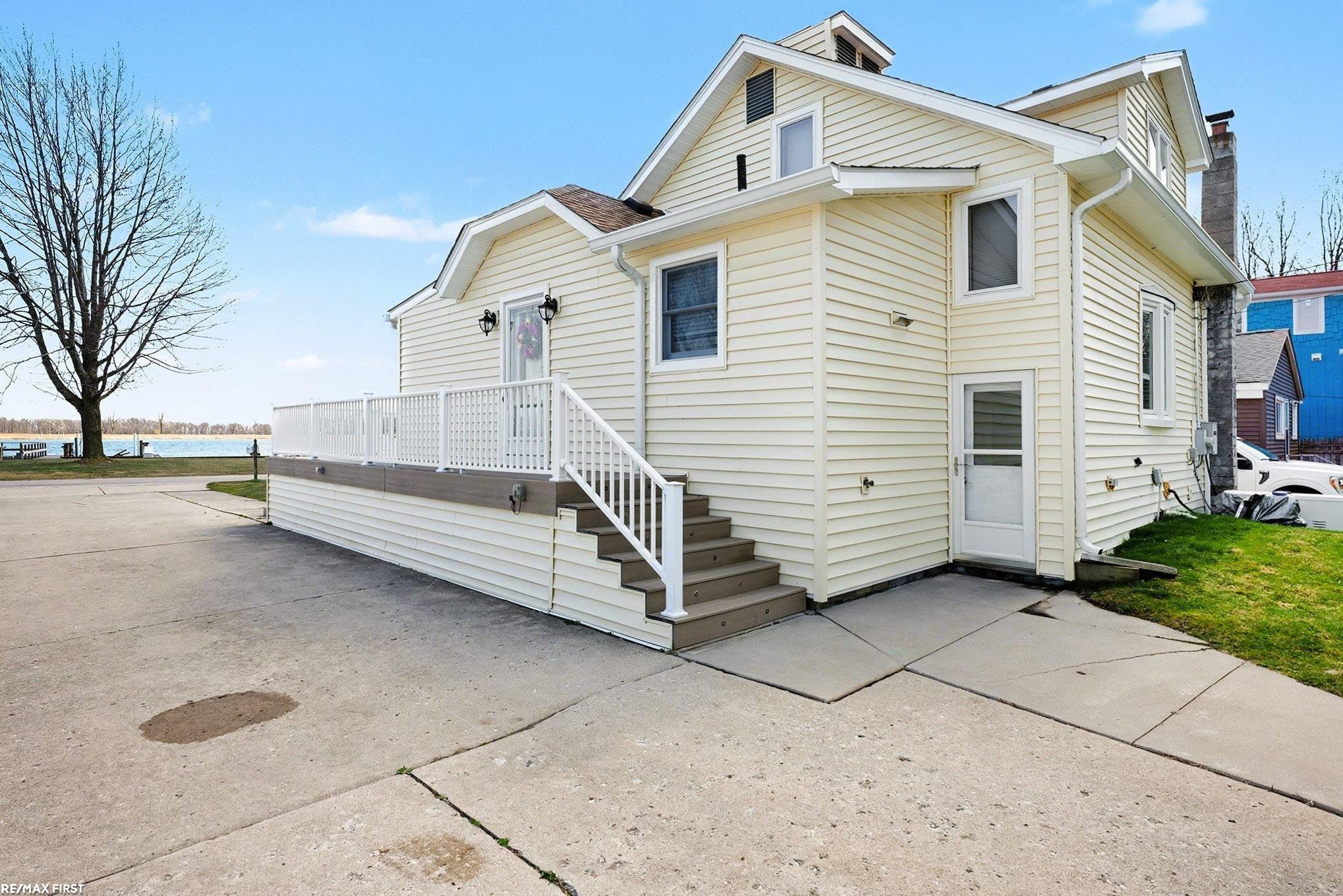 3292 South Channel Drive, MI 48028 — Photo 4