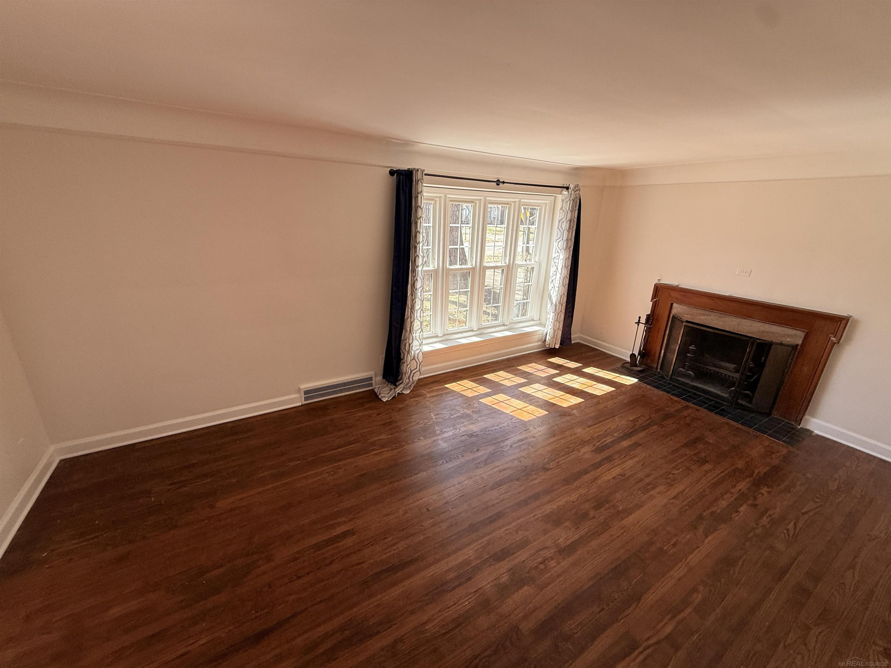 2554 Woodstock Drive, Highland Park, MI 48203 — Photo 9