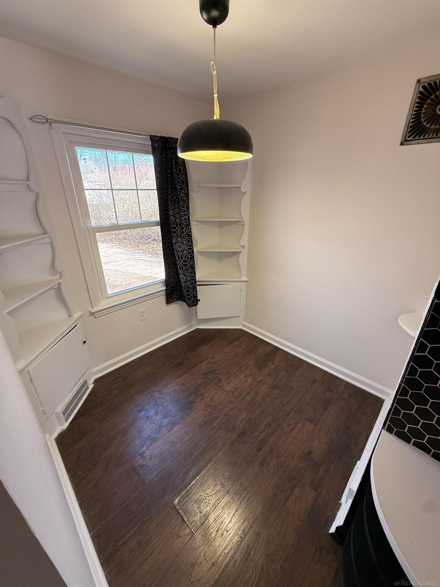 2554 Woodstock Drive, Highland Park, MI 48203 — Photo 11