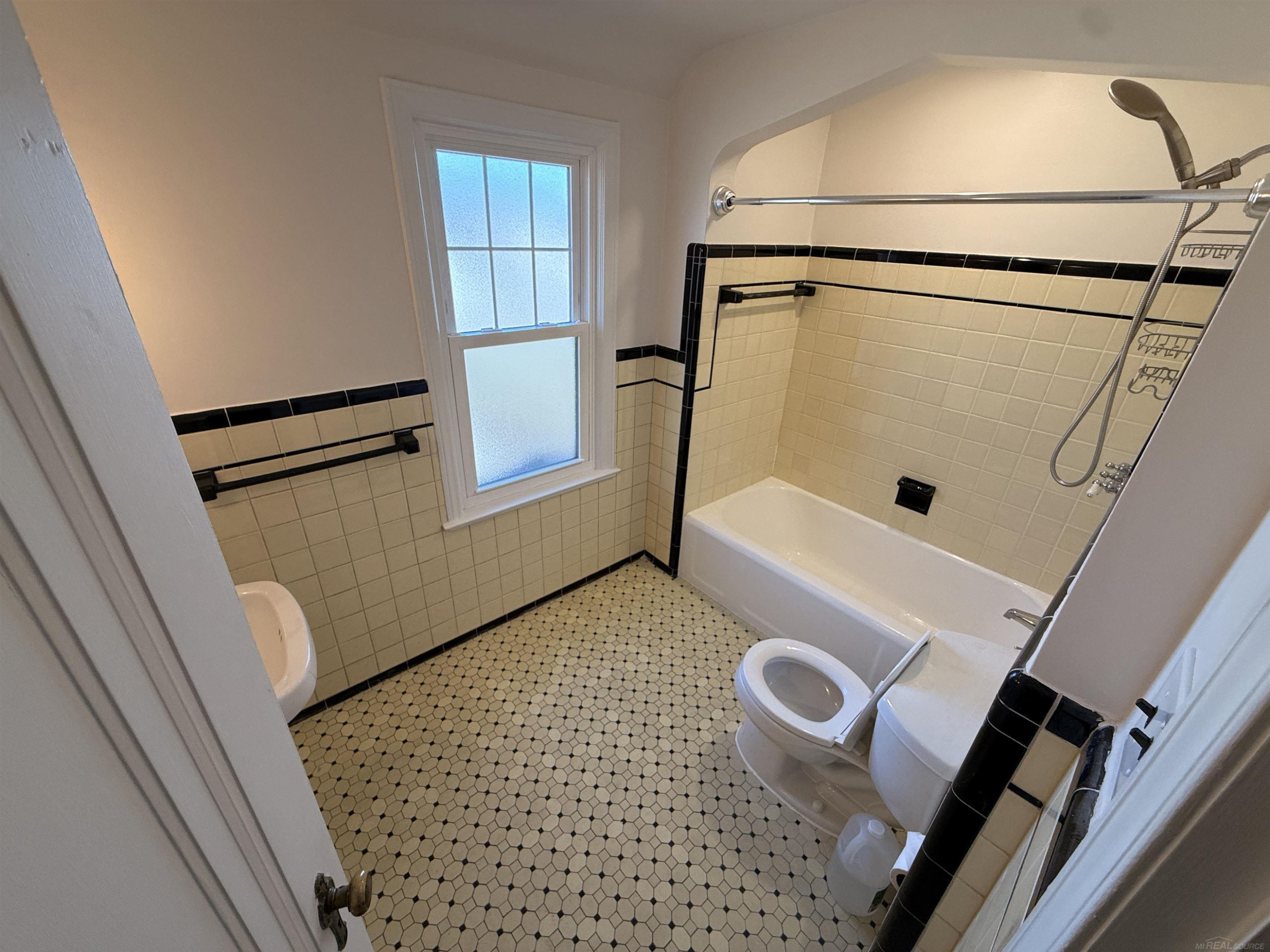 2554 Woodstock Drive, Highland Park, MI 48203 — Photo 15