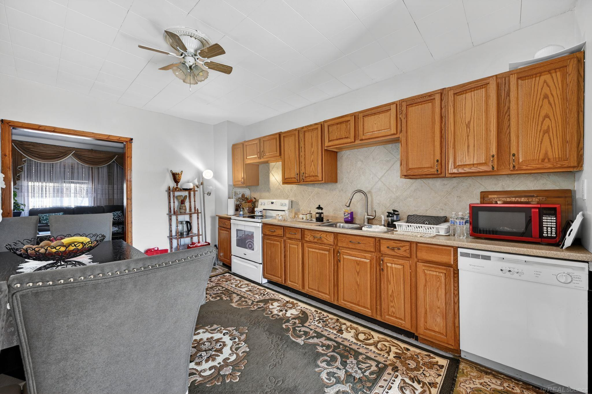 3034 Evaline Street, Hamtramck, MI 48212 — Photo 19