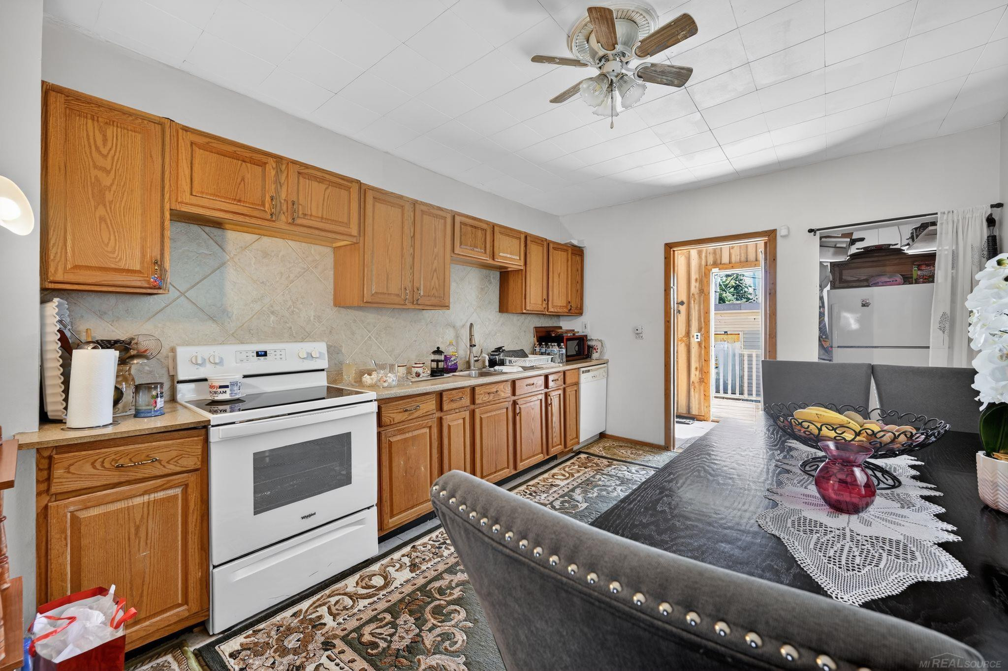 3034 Evaline Street, Hamtramck, MI 48212 — Photo 20
