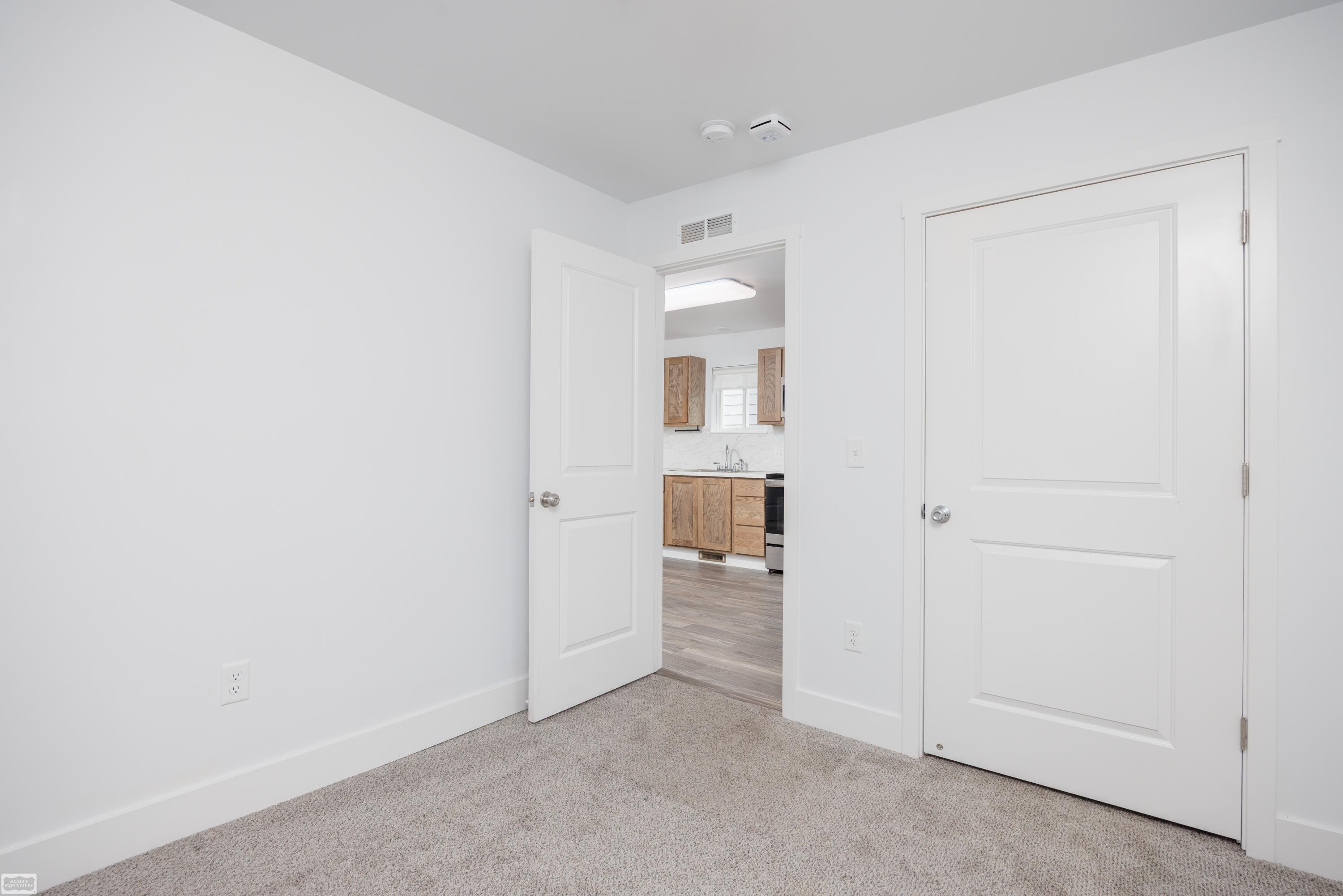 3220 Alpena Street, Burton, MI 48529 — Photo 13